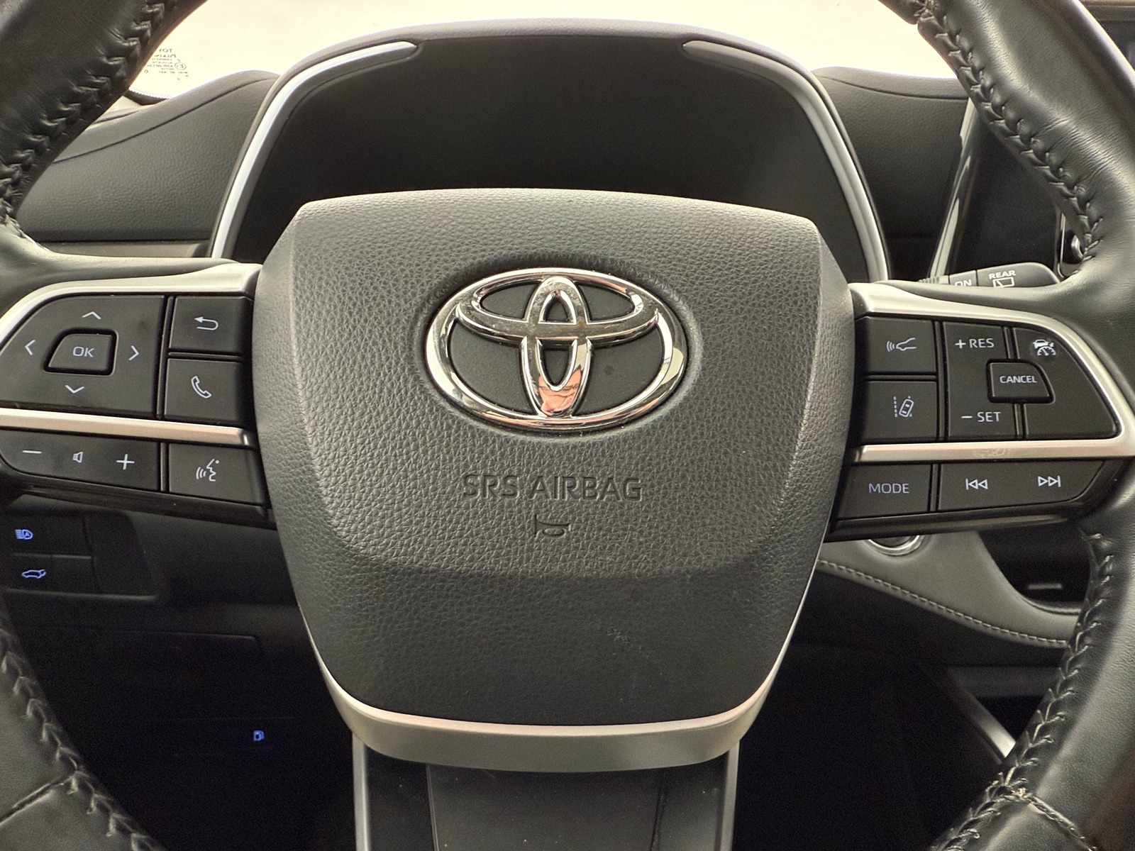 Thumbnail: 2022 Toyota Highlander - 4