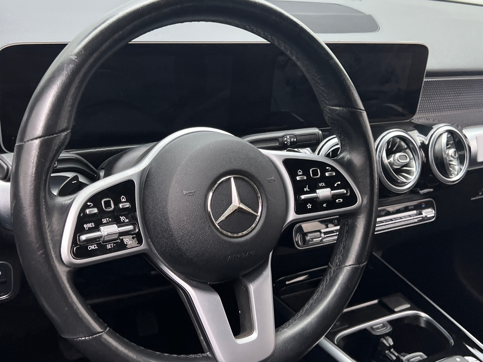Thumbnail: 2020 Mercedes-Benz GLB - 4