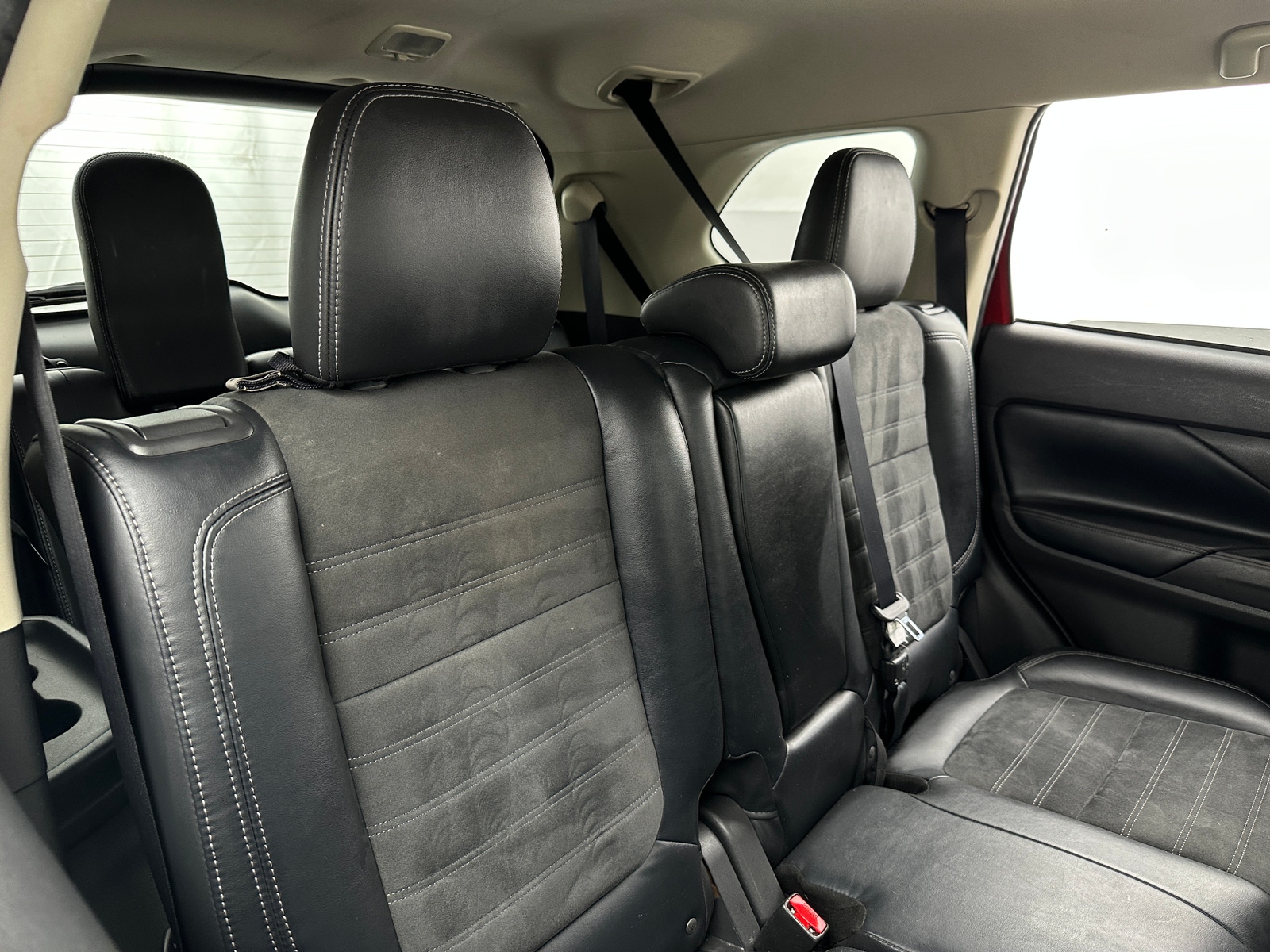 Thumbnail: 2019 Mitsubishi Outlander - 6