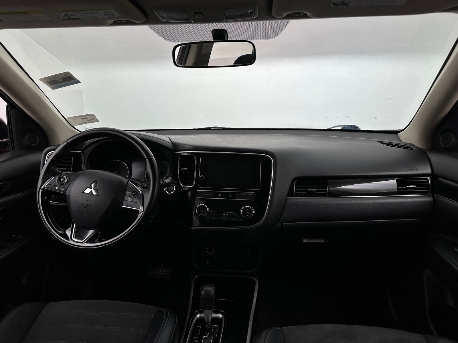 Thumbnail: 2019 Mitsubishi Outlander - 3