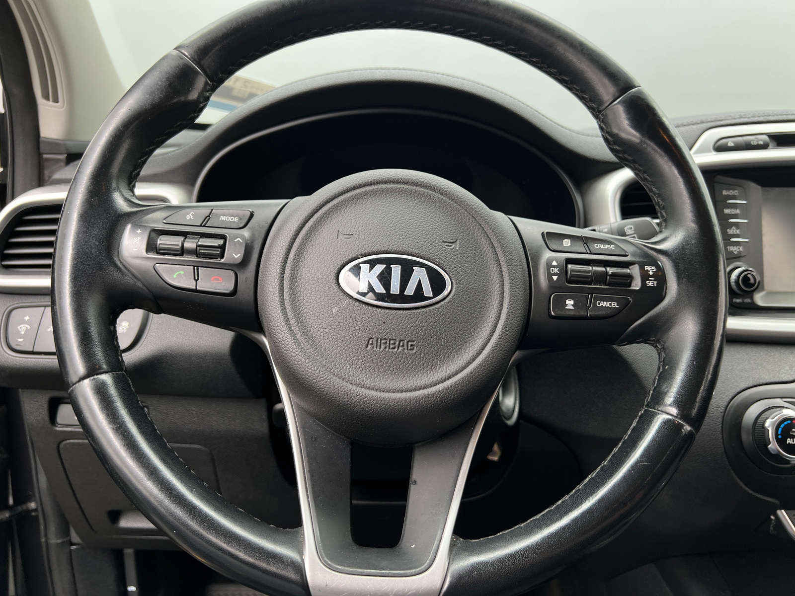Thumbnail: 2018 Kia Sorento - 5