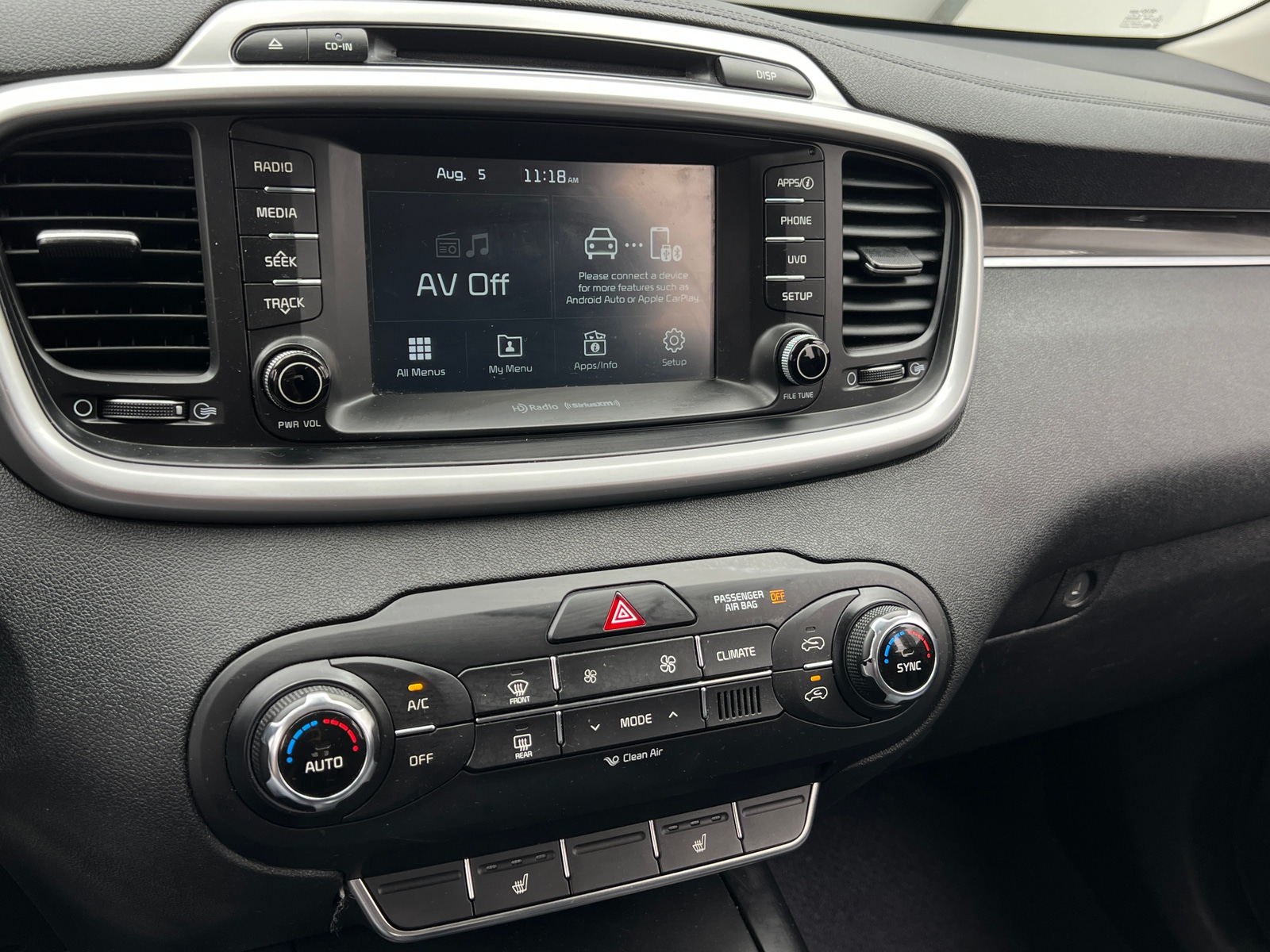 Thumbnail: 2018 Kia Sorento - 4
