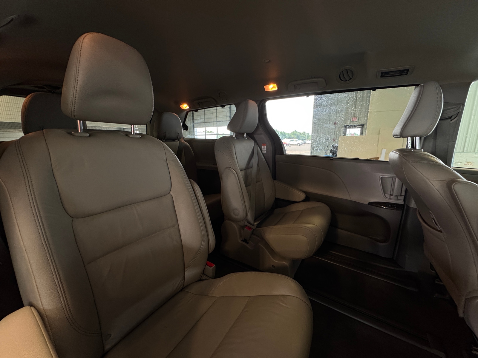 Thumbnail: 2019 Toyota Sienna - 5