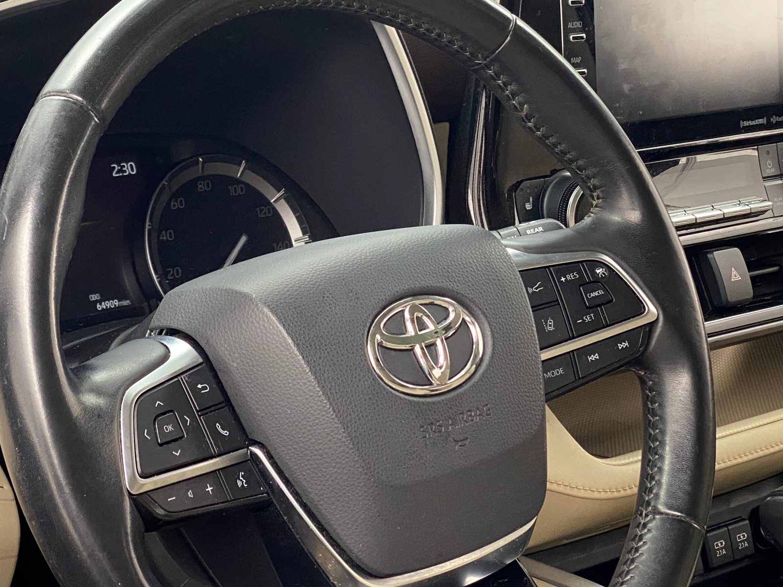 Thumbnail: 2020 Toyota Highlander - 4