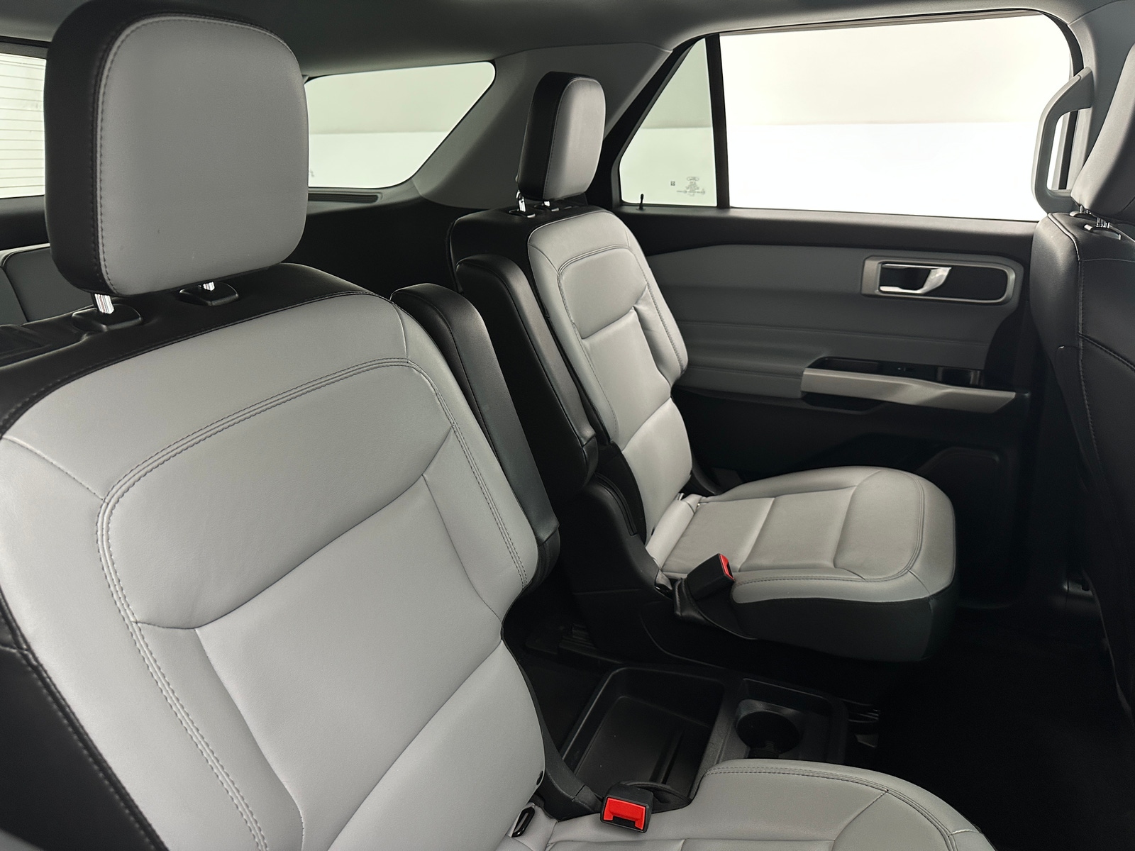 Thumbnail: 2021 Ford Explorer - 6
