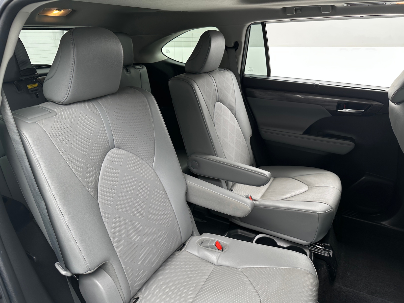 Thumbnail: 2022 Toyota Highlander - 5