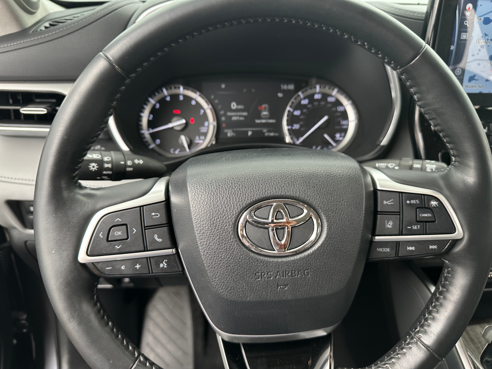 Thumbnail: 2022 Toyota Highlander - 4