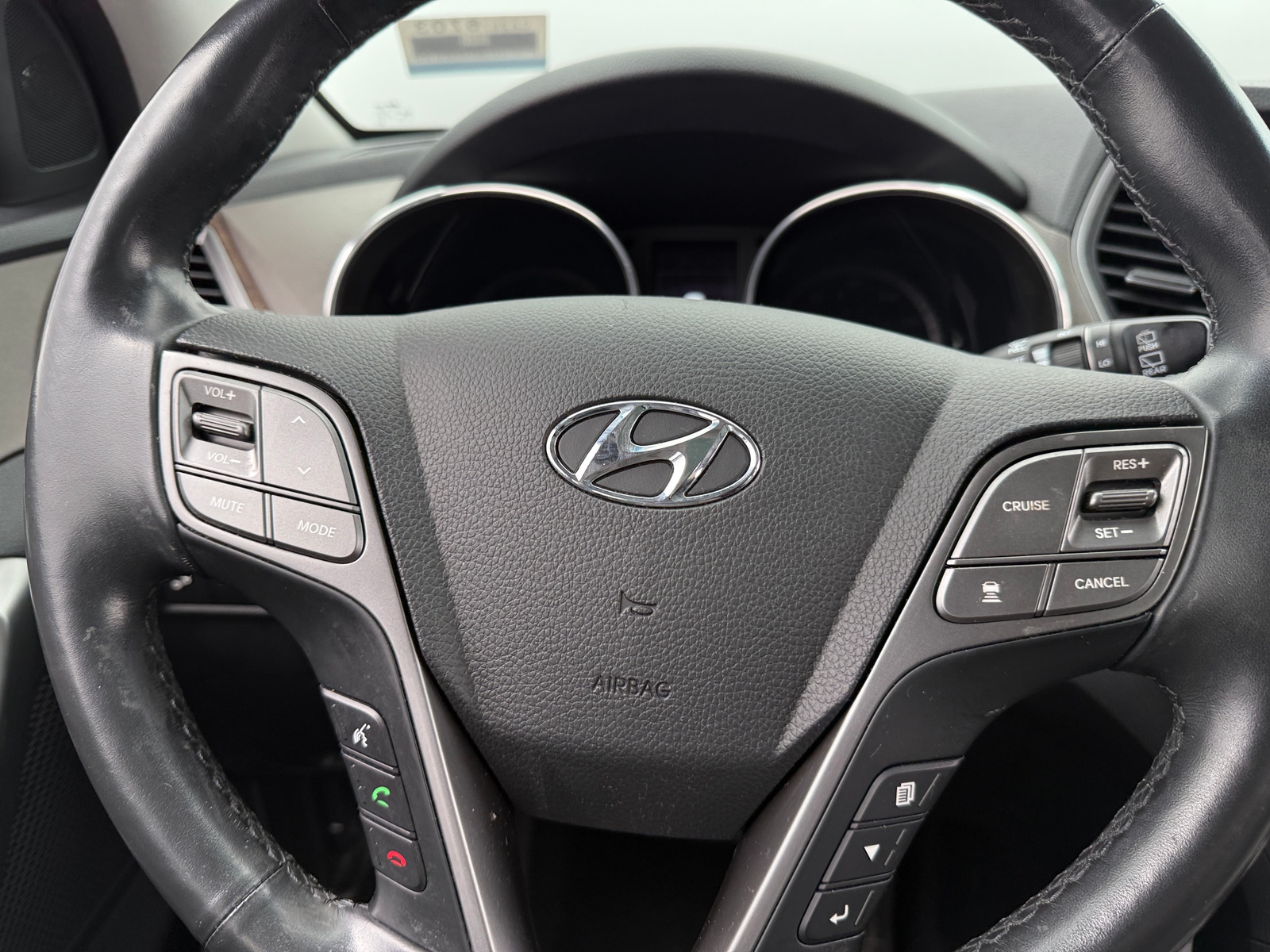Thumbnail: 2017 Hyundai Santa Fe - 4