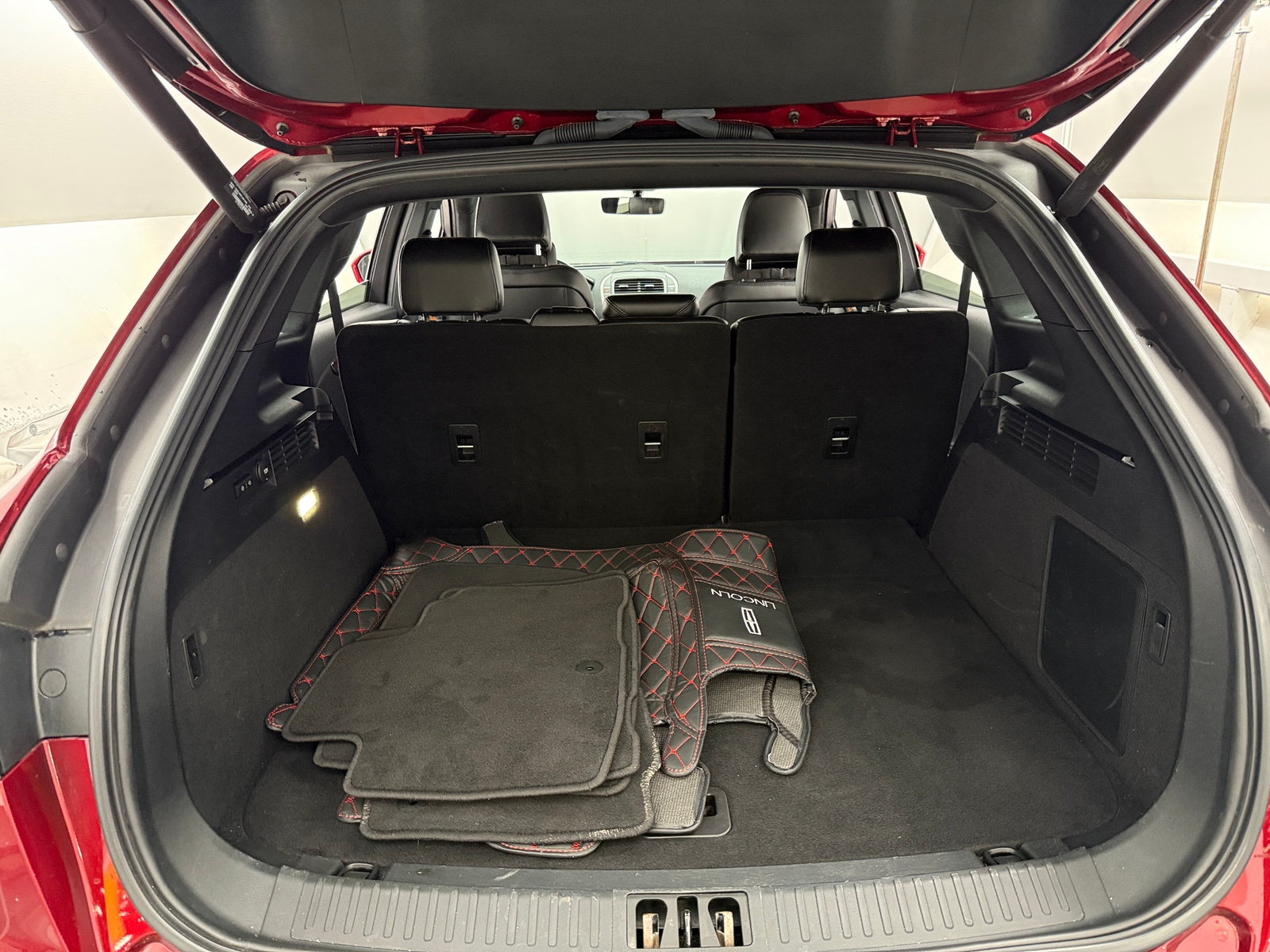 Thumbnail: 2019 Lincoln Nautilus - 6
