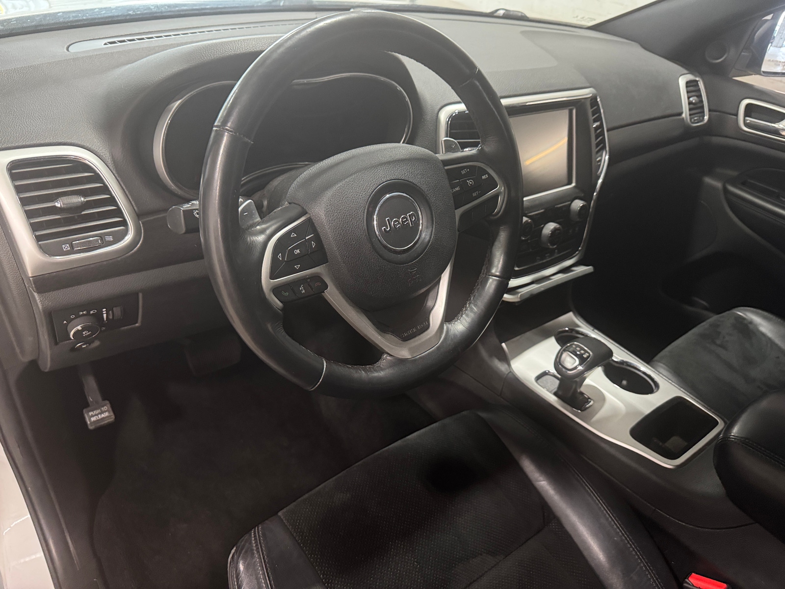 Thumbnail: 2015 Jeep Grand Cherokee - 2