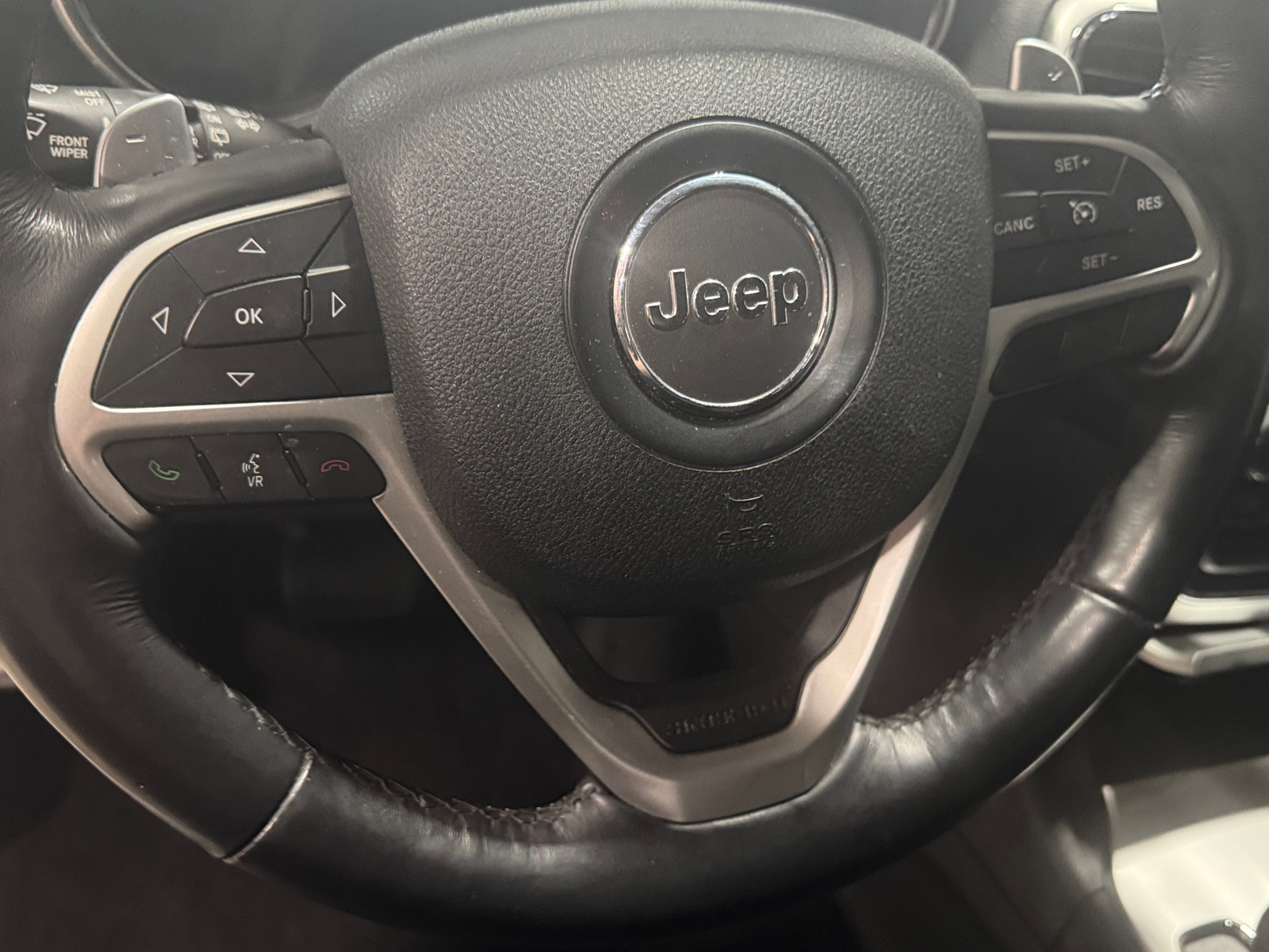 Thumbnail: 2015 Jeep Grand Cherokee - 4