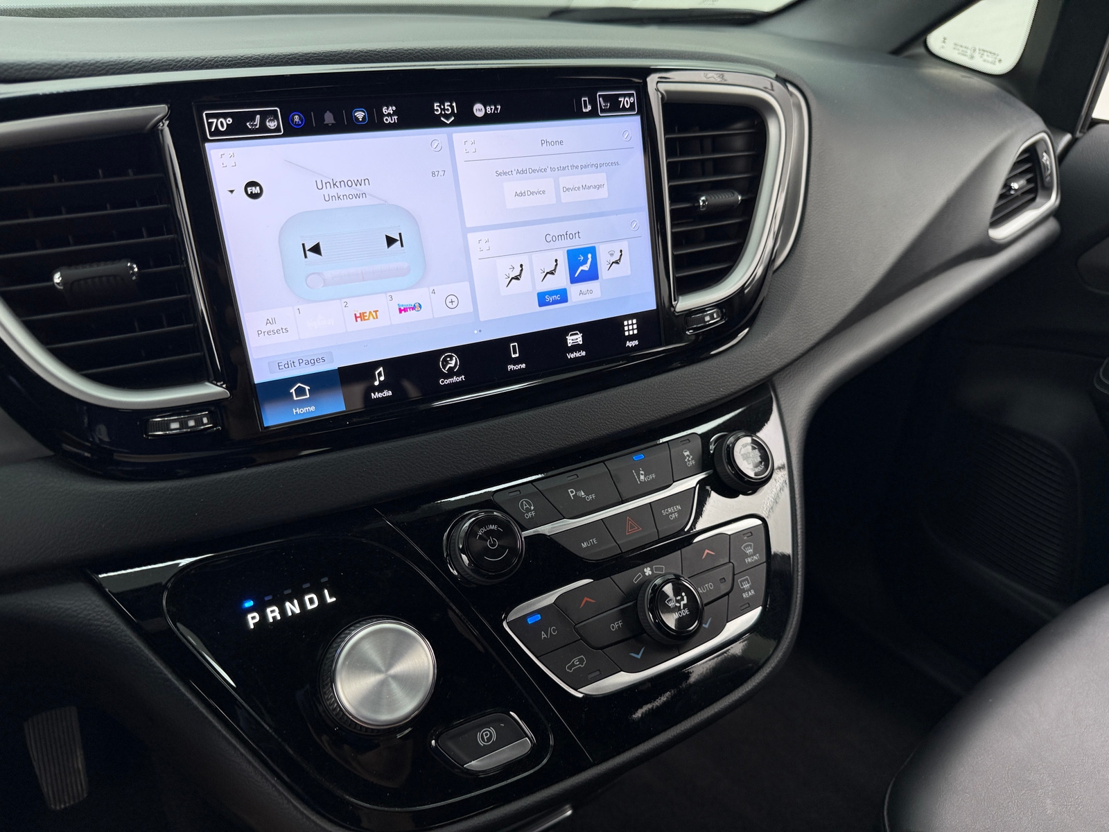 Thumbnail: 2025 Chrysler Pacifica - 3