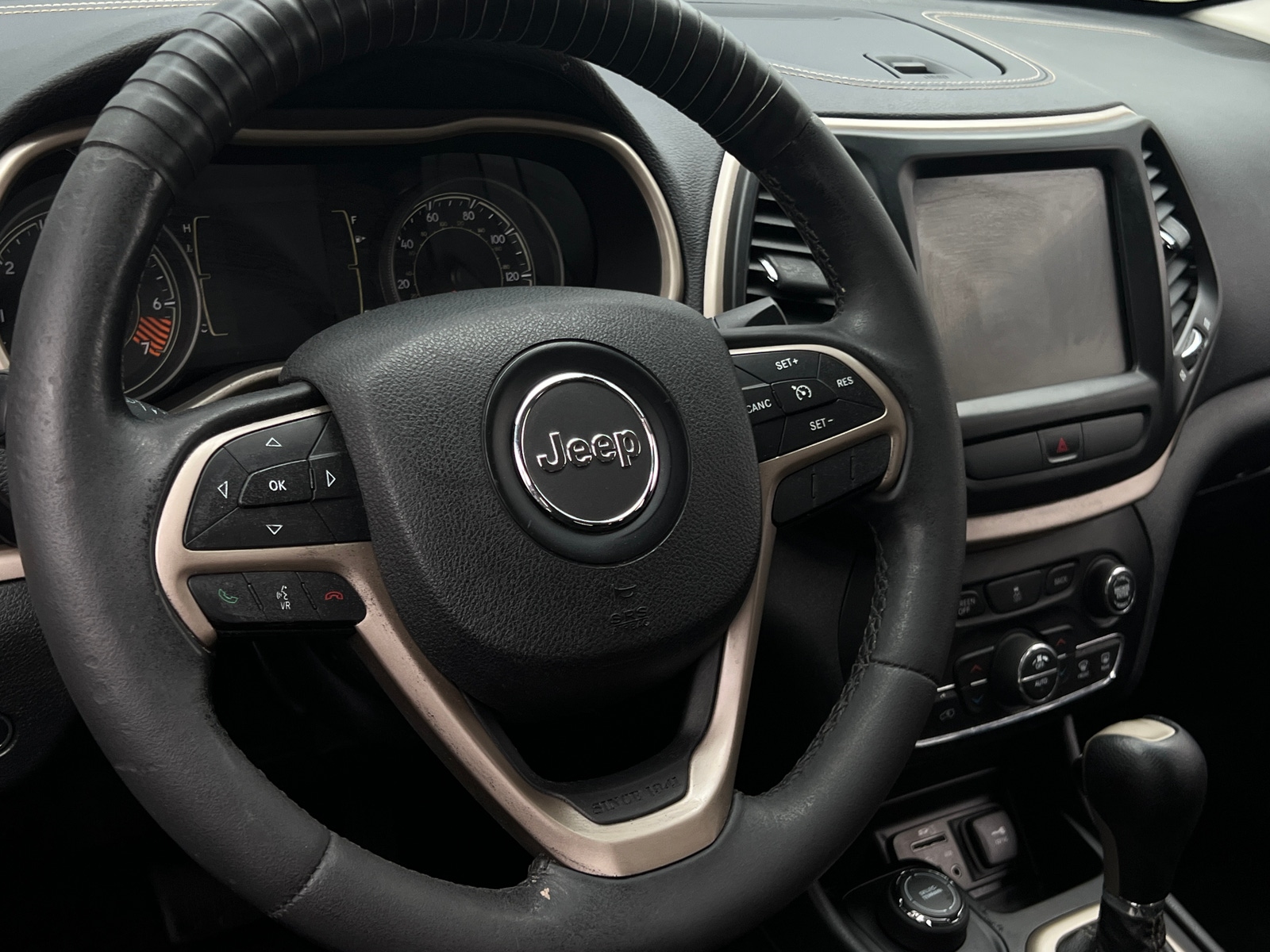 Thumbnail: 2015 Jeep Cherokee - 5