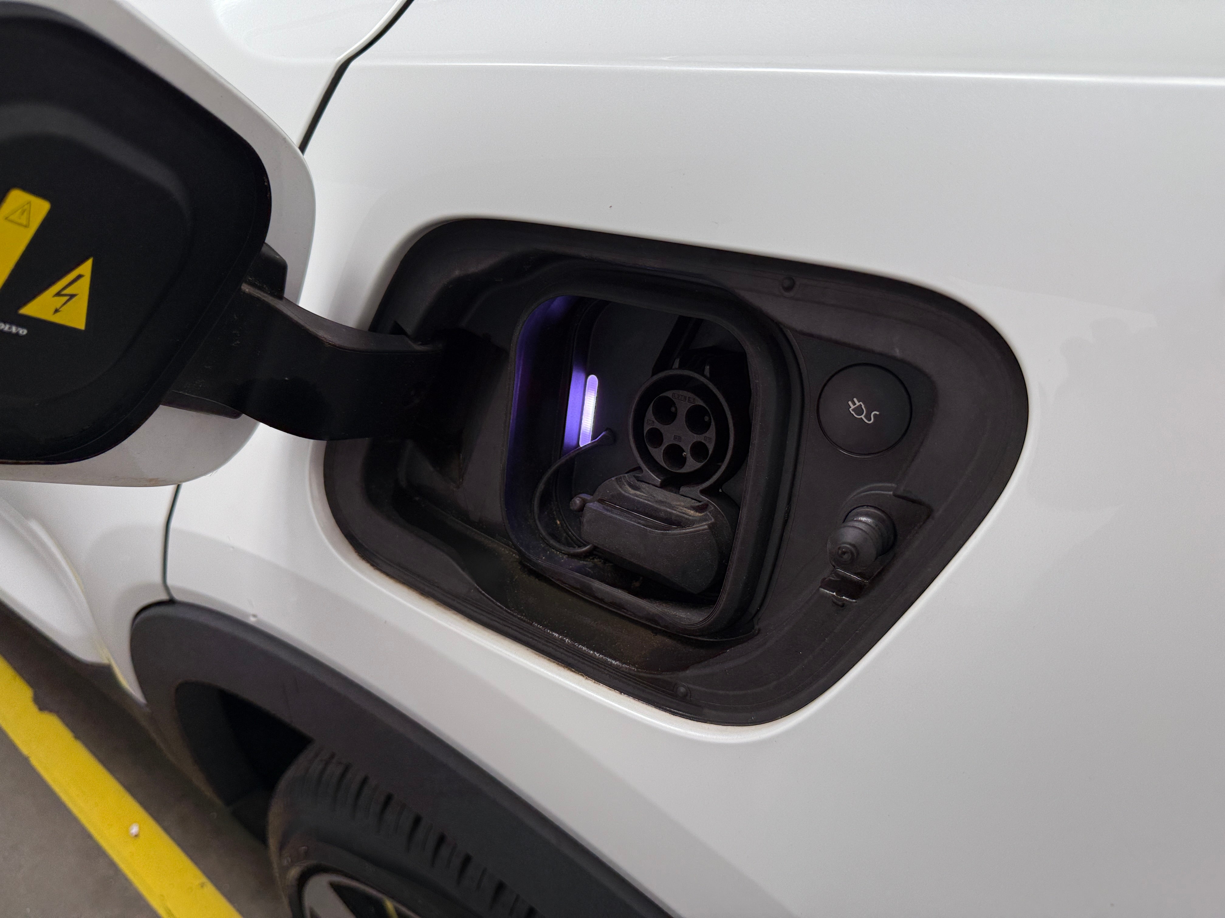 Used 2022 Volvo C40 Ultimate with VIN YV4ED3GB9N2009324 for sale in Oak Creek, WI