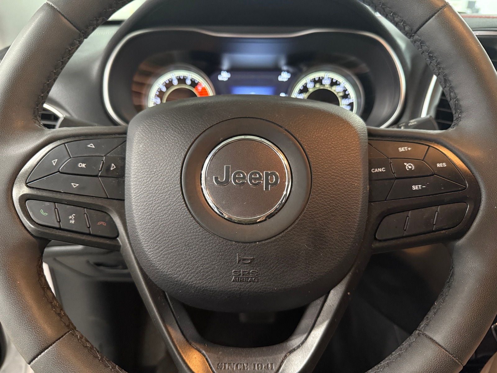 Thumbnail: 2022 Jeep Cherokee - 4