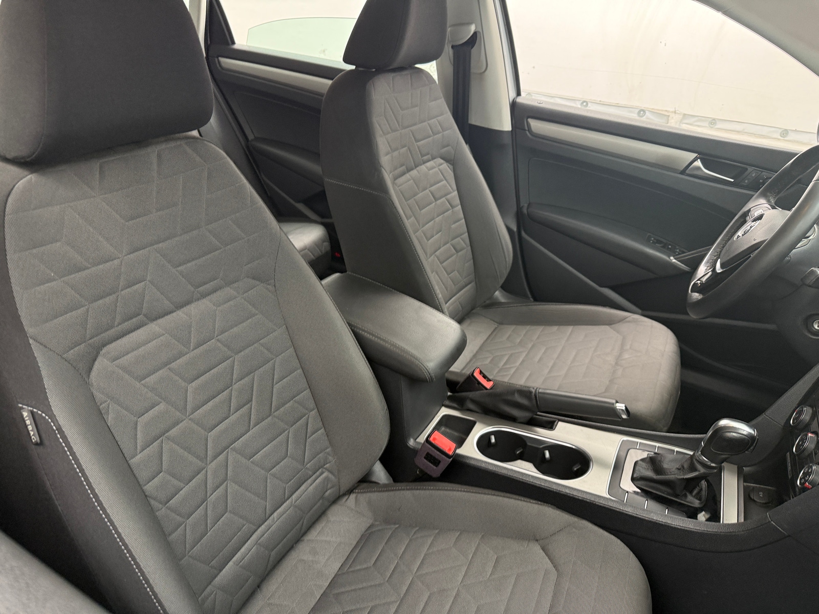Thumbnail: 2021 Volkswagen Passat - 2