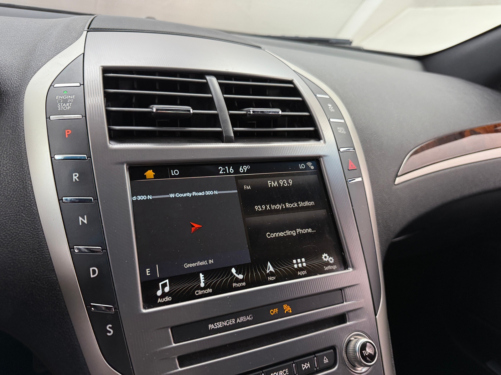 Thumbnail: 2017 Lincoln MKZ - 3