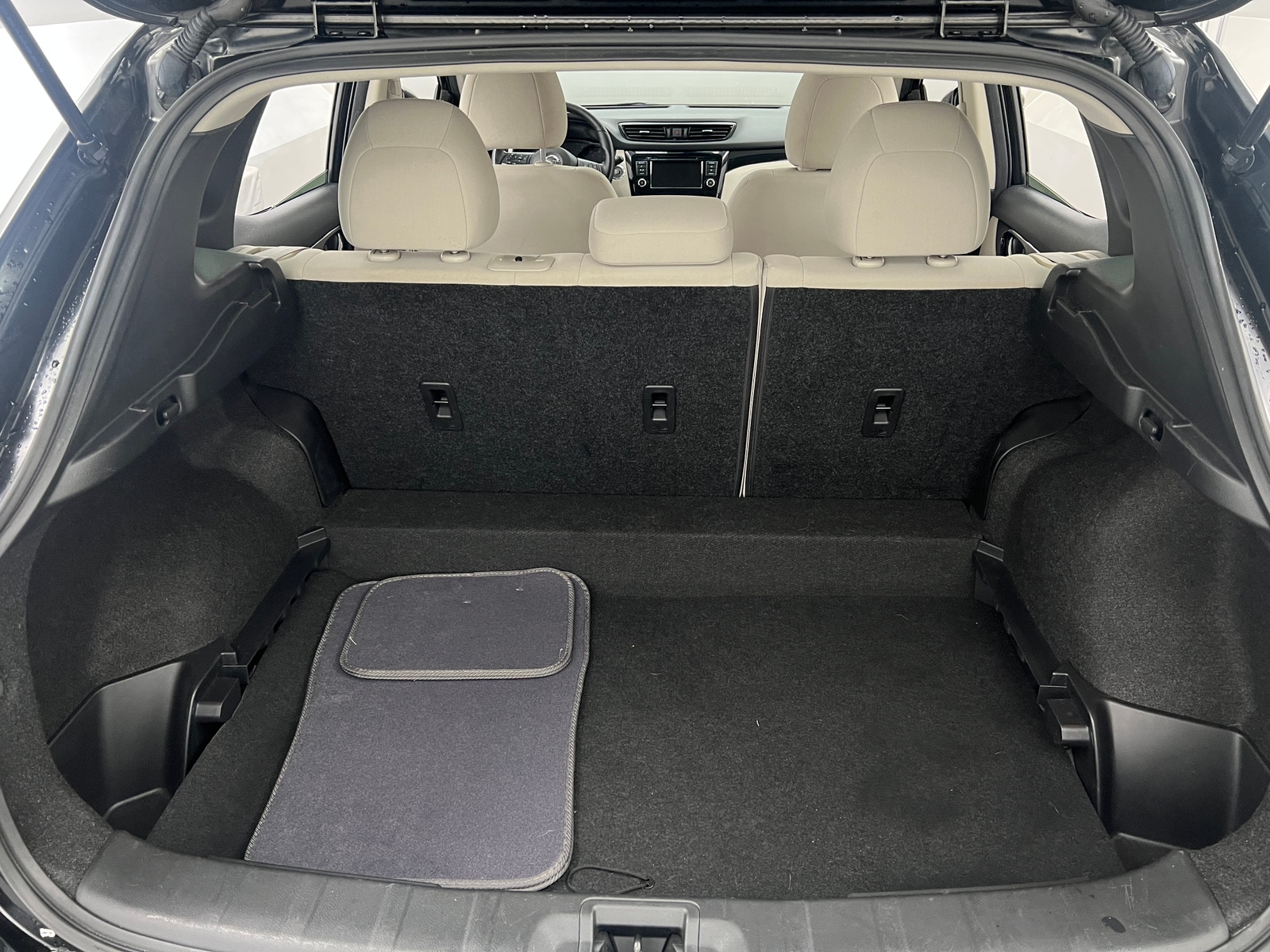 Thumbnail: 2021 Nissan Rogue Sport - 7