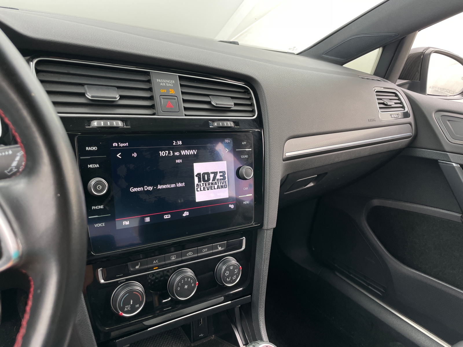 Thumbnail: 2019 Volkswagen Golf - 3