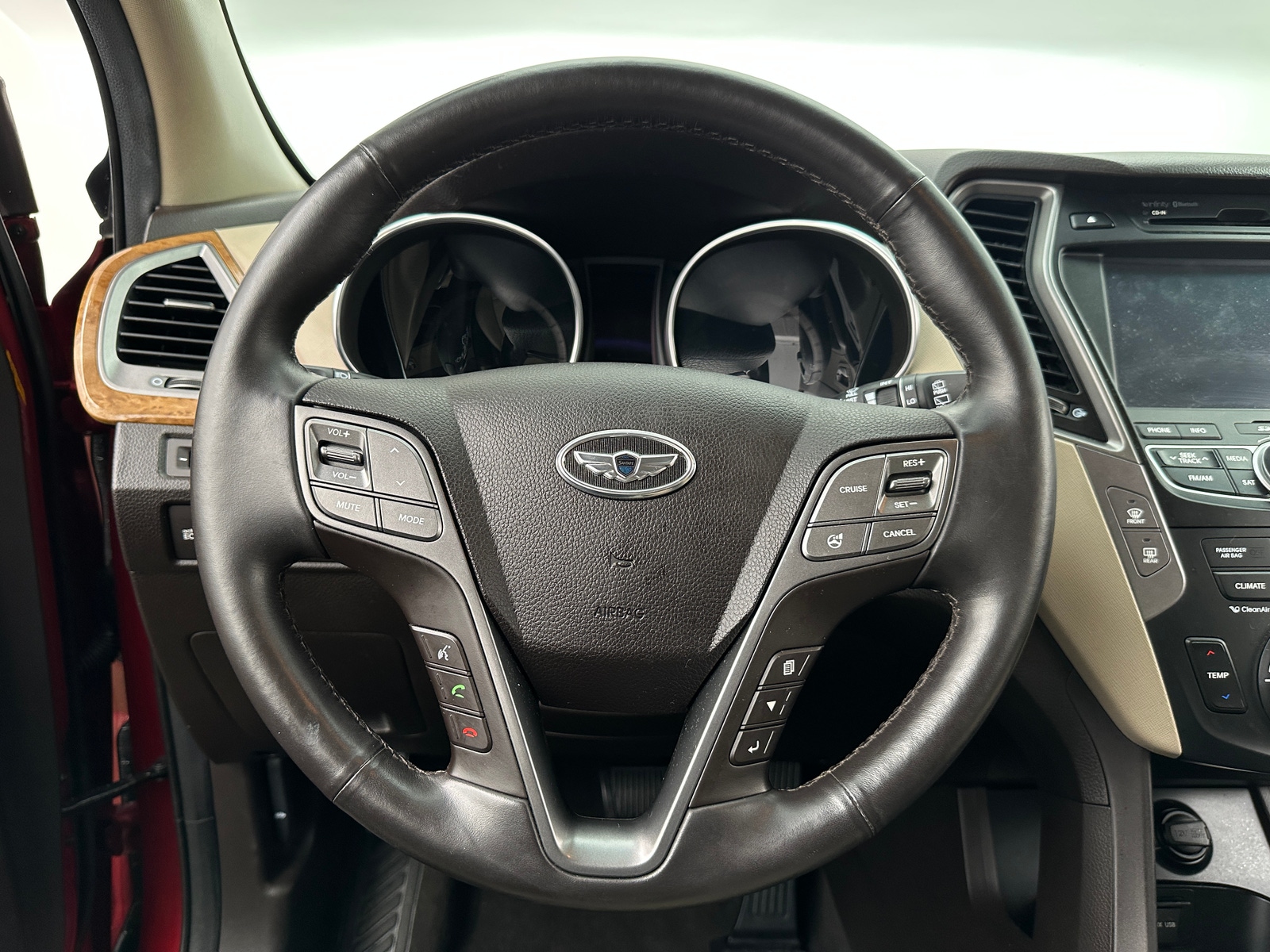 Thumbnail: 2015 Hyundai Santa Fe - 4