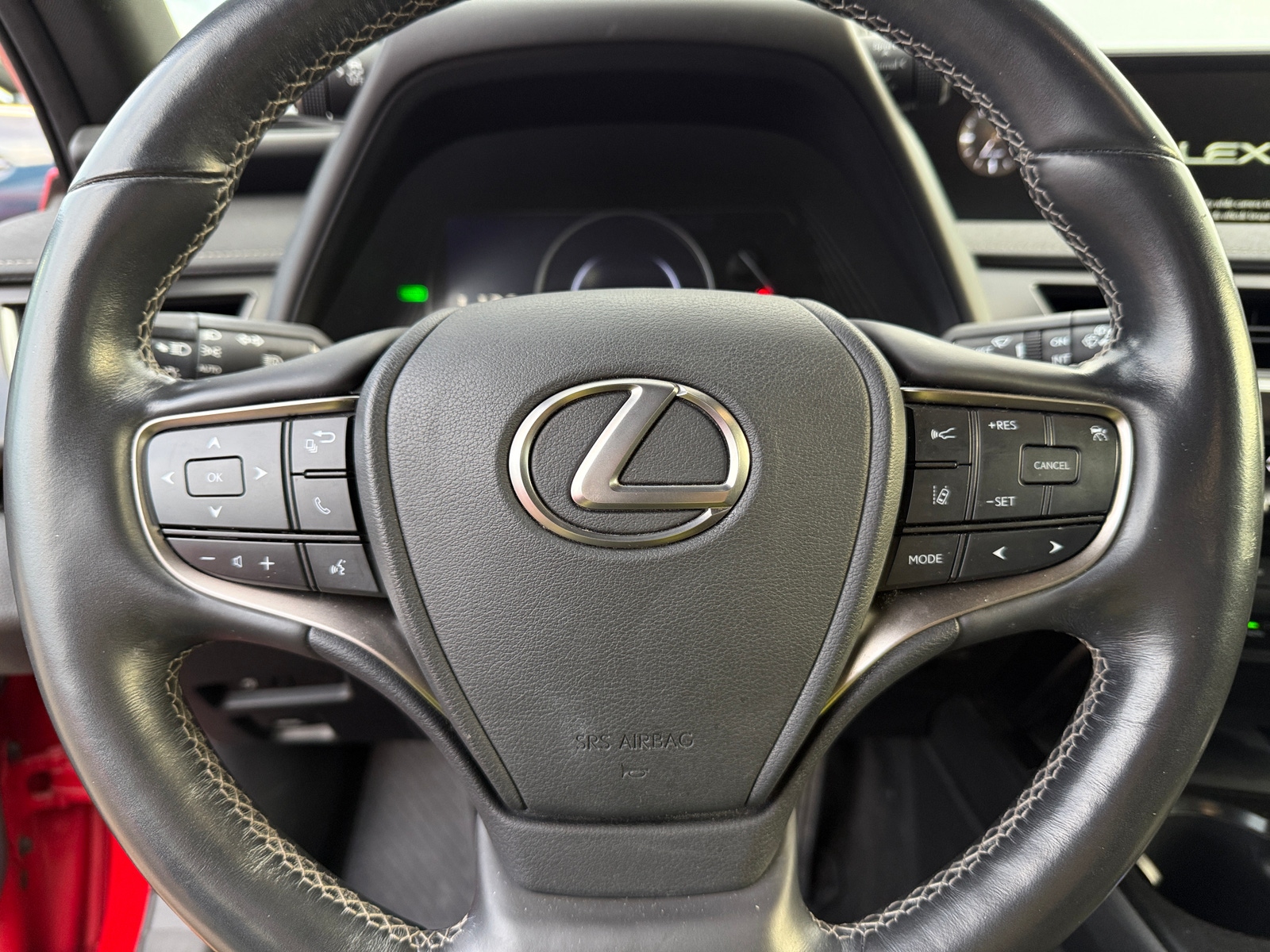 Thumbnail: 2019 Lexus UX - 4