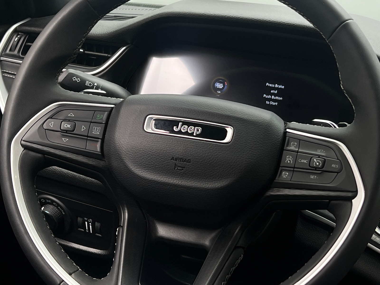 Thumbnail: 2024 Jeep Grand Cherokee L - 5