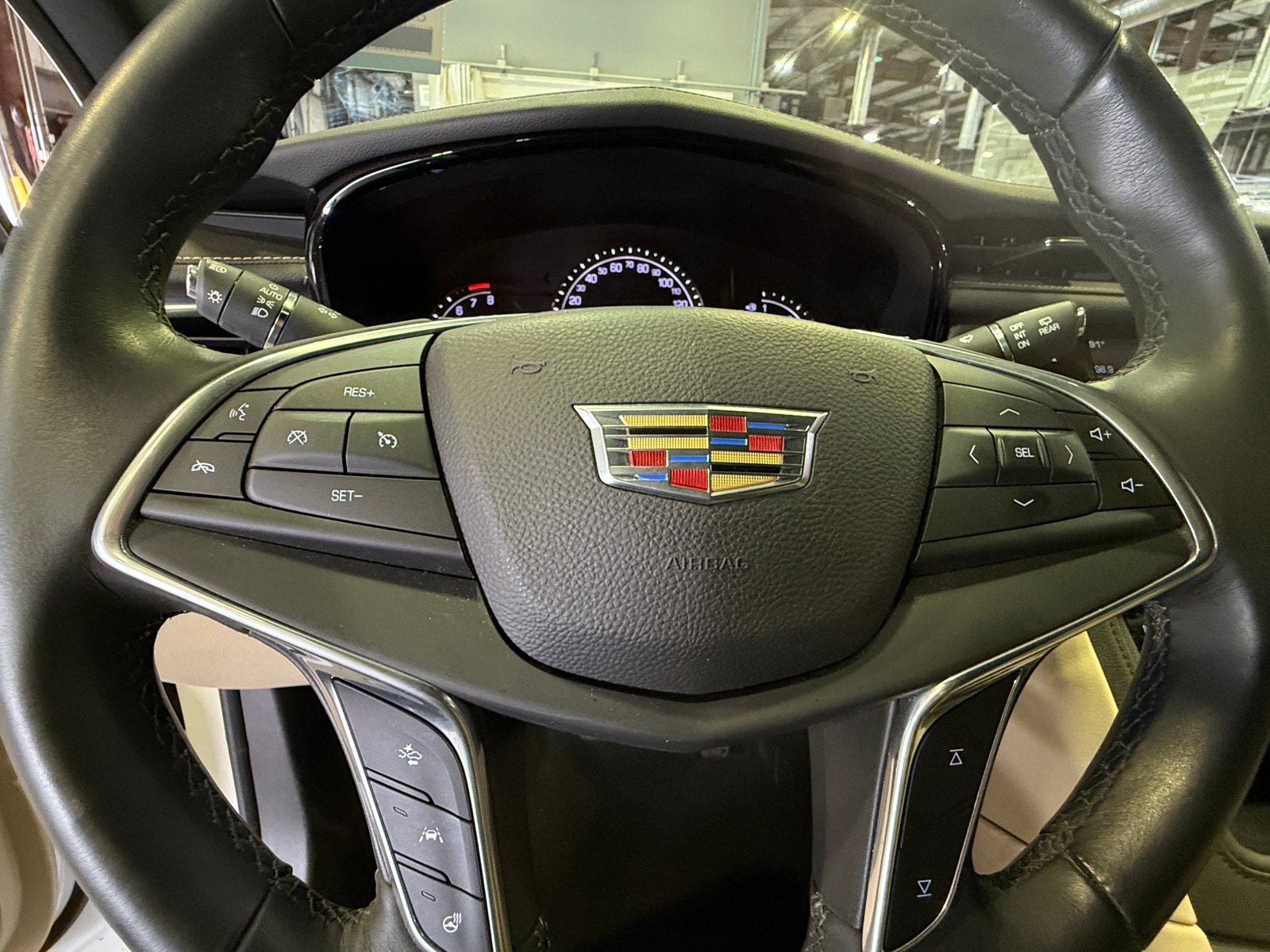 Thumbnail: 2017 Cadillac XT5 - 4