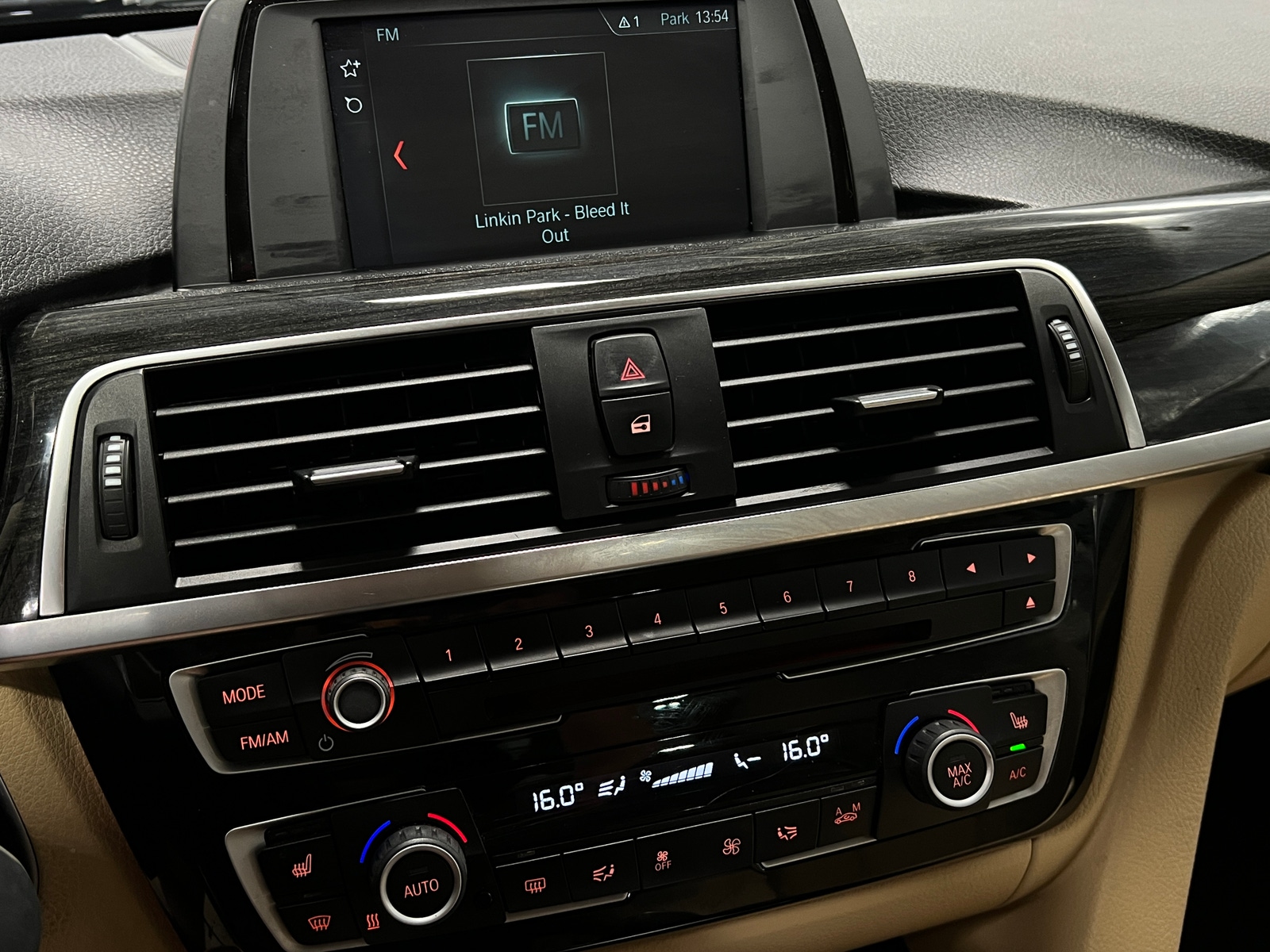 Thumbnail: 2018 BMW 3 Series - 3