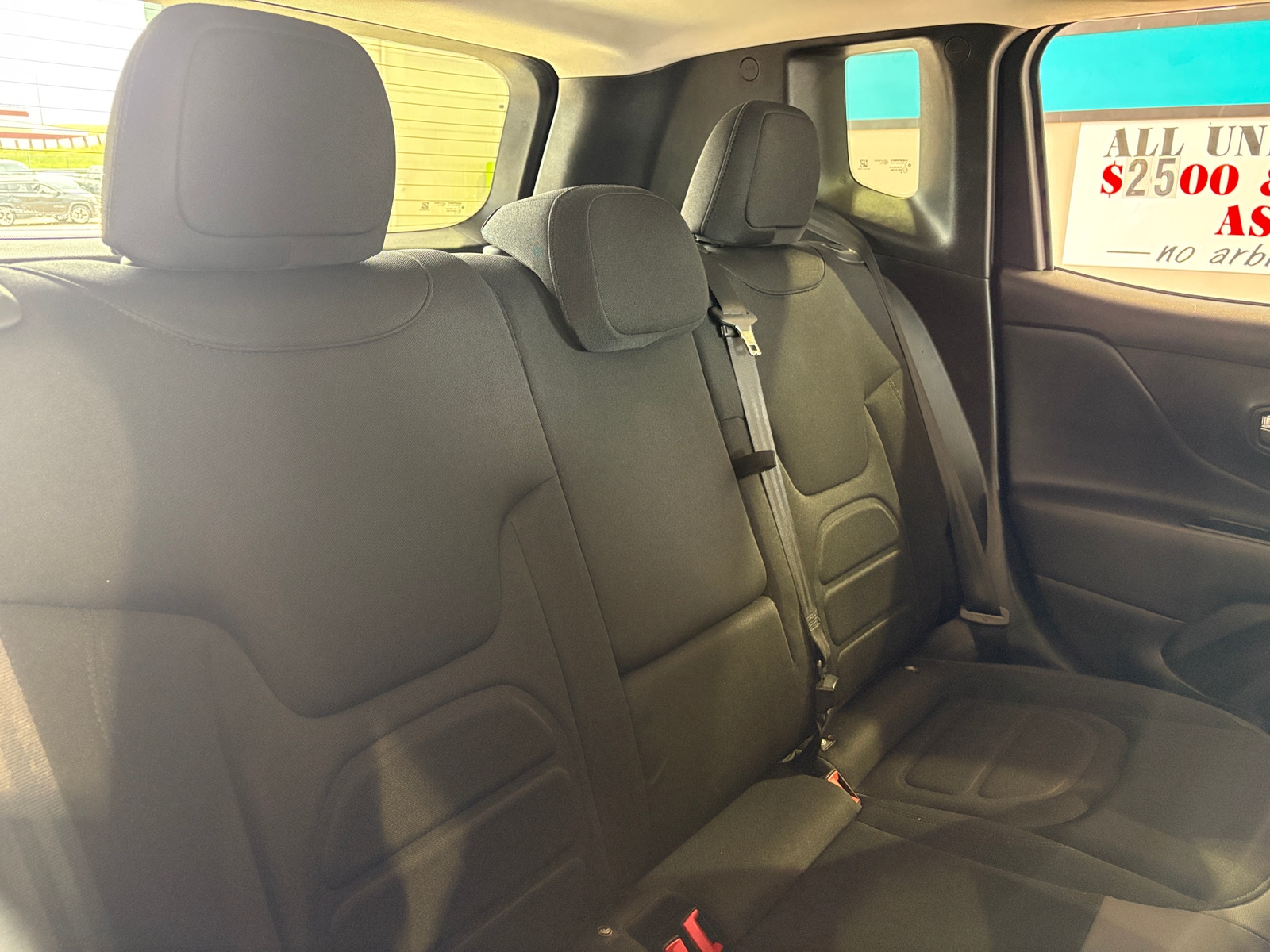 Thumbnail: 2017 Jeep Renegade - 6