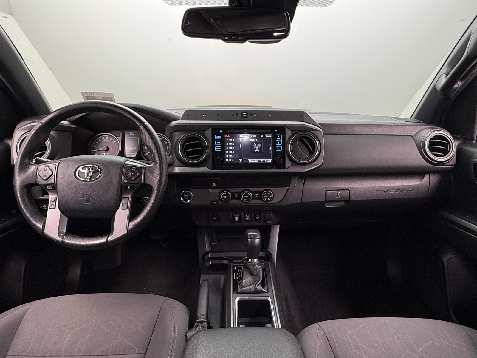 Thumbnail: 2019 Toyota Tacoma - 3