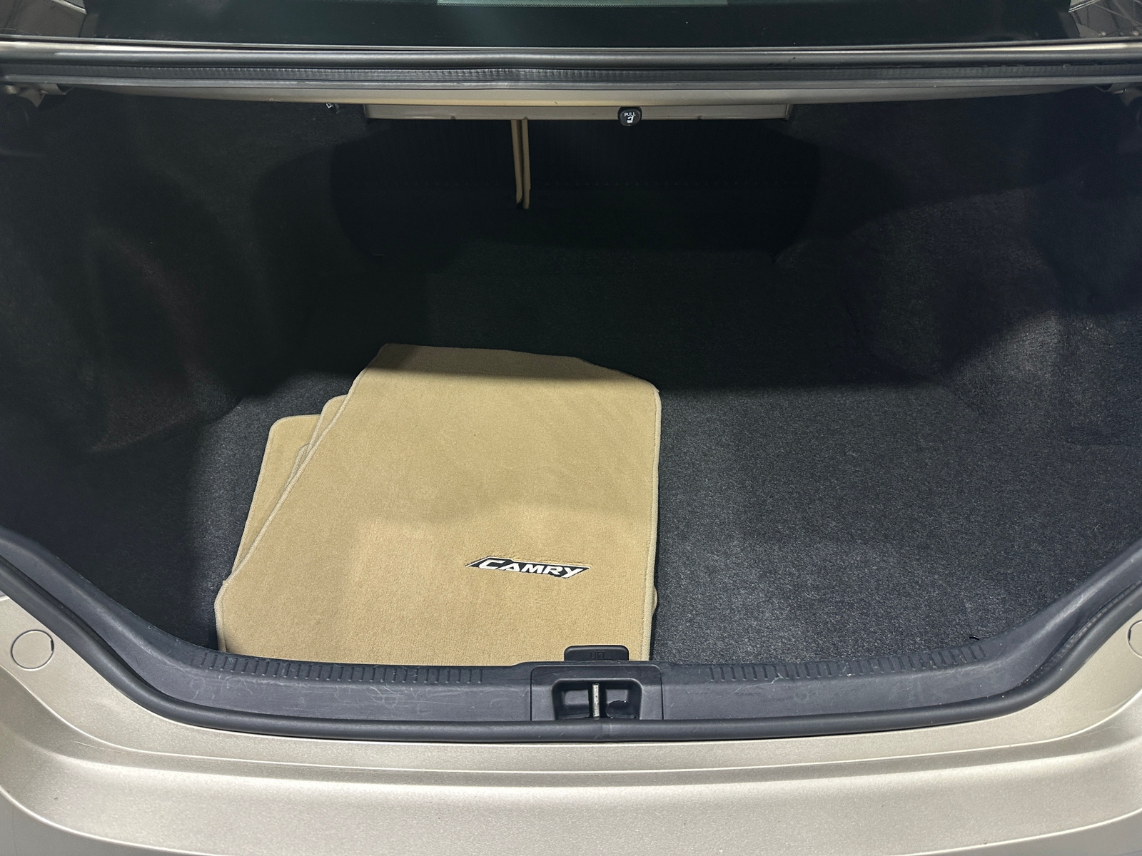 Thumbnail: 2015 Toyota Camry - 7