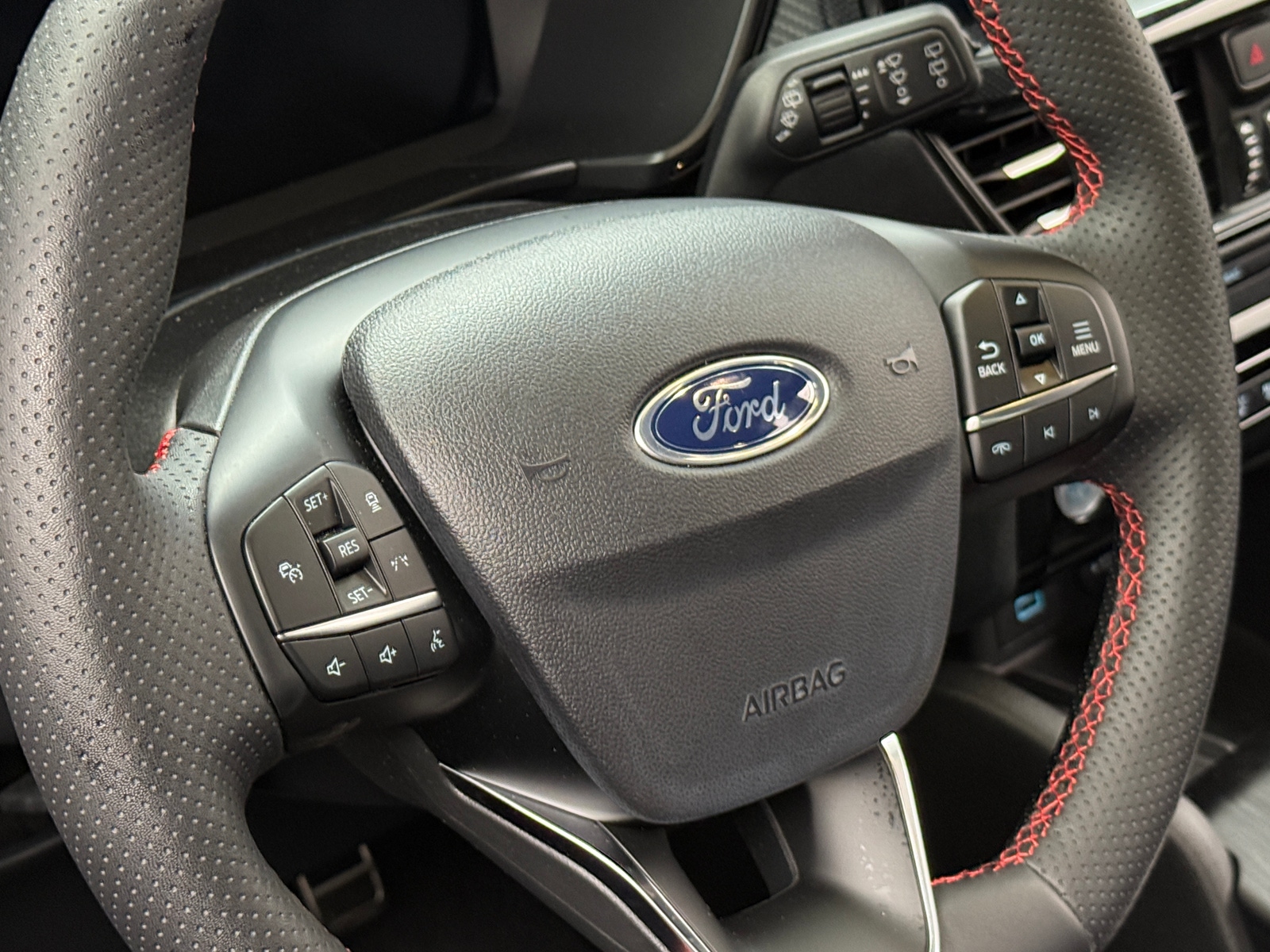 Thumbnail: 2023 Ford Escape - 4