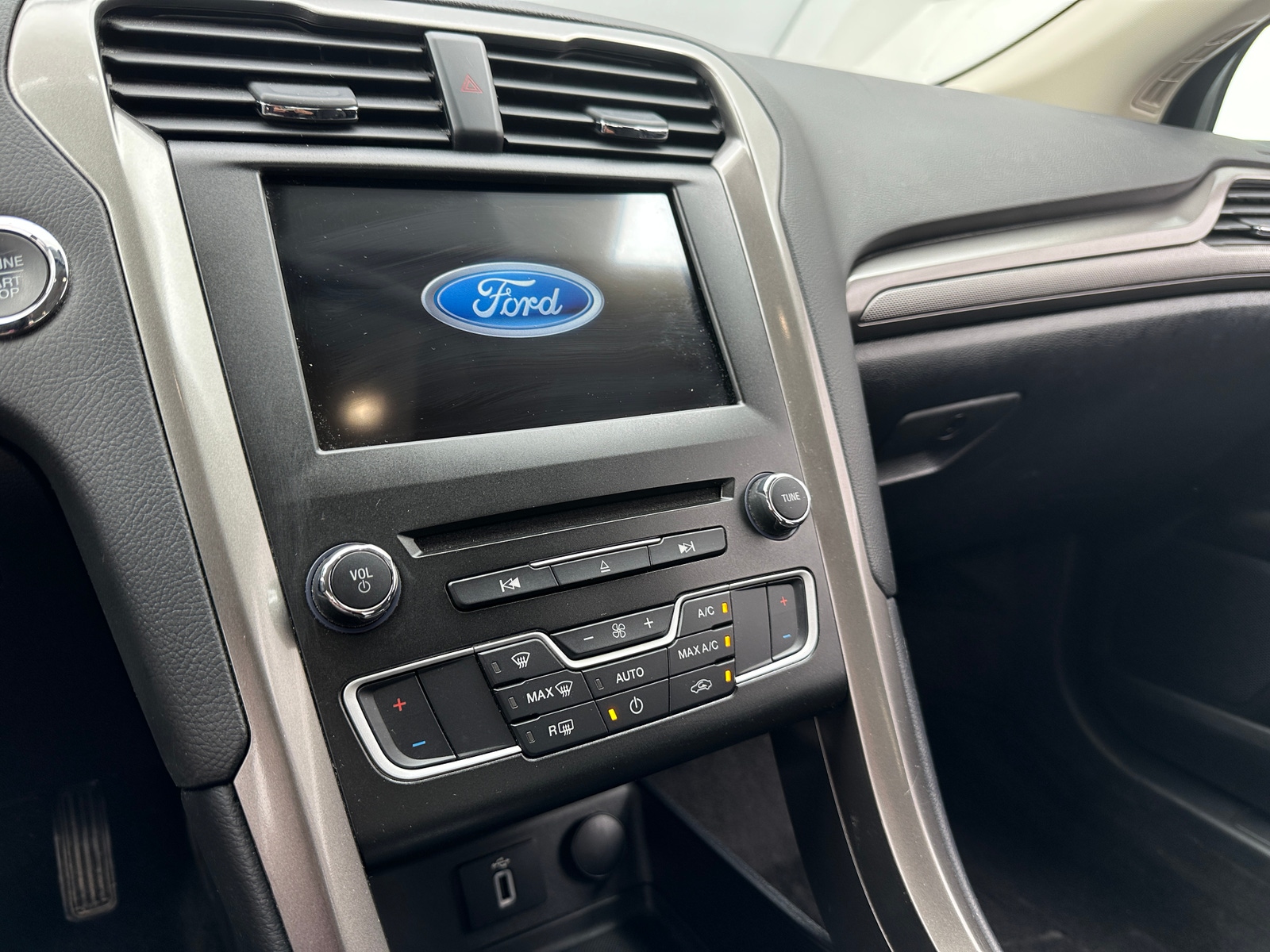 Thumbnail: 2018 Ford Fusion - 4