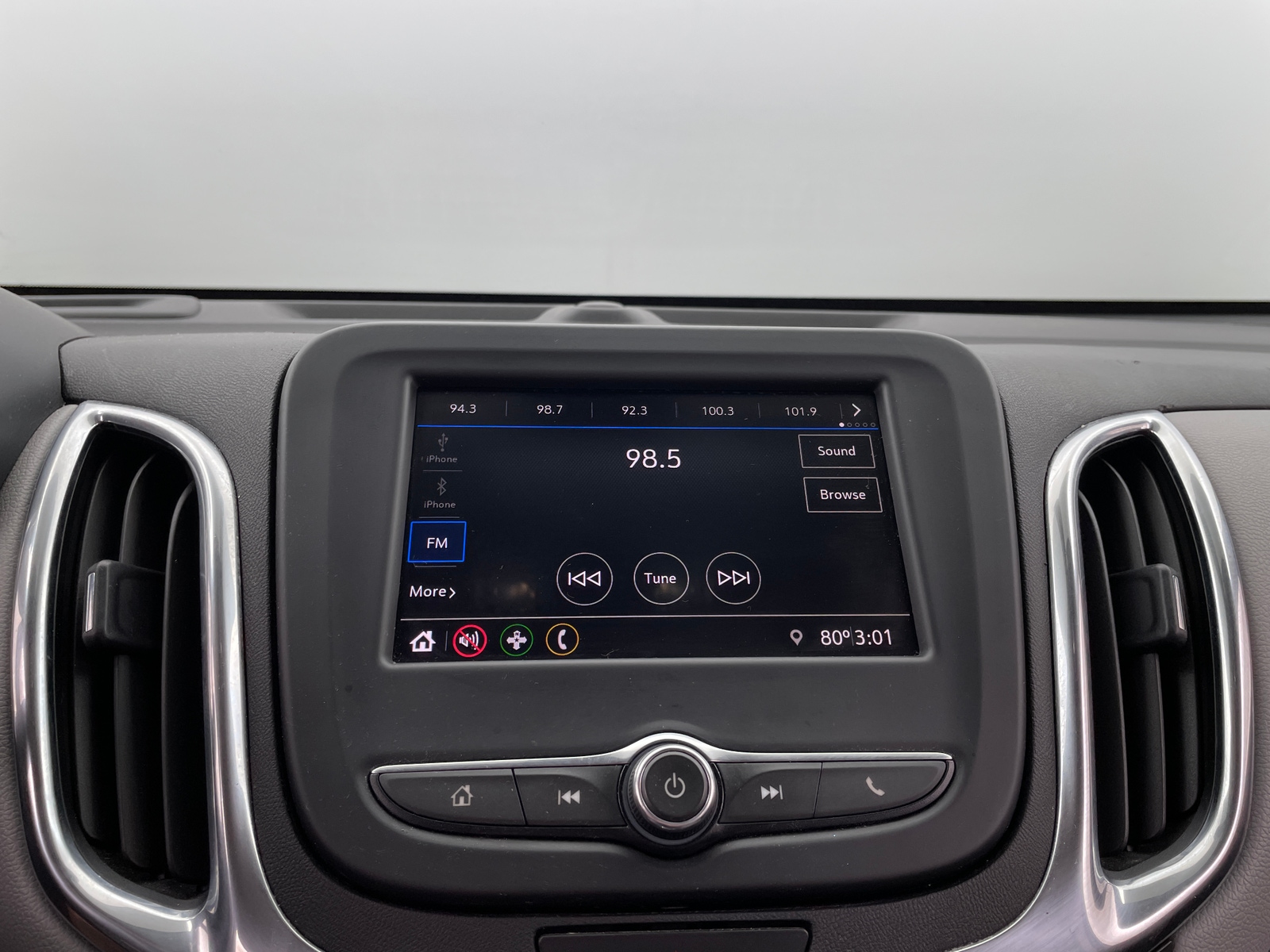 Thumbnail: 2020 Chevrolet Equinox - 4
