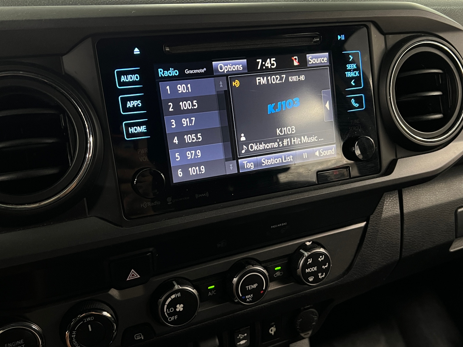 Thumbnail: 2019 Toyota Tacoma - 4