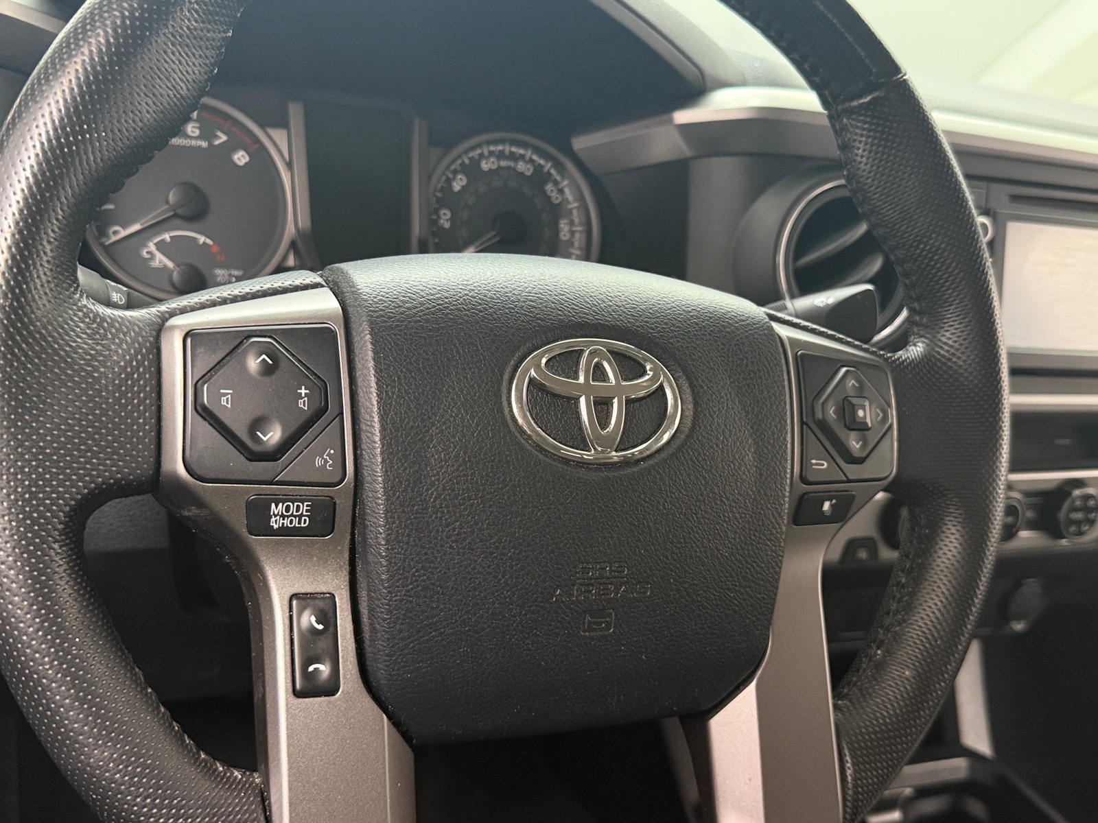 Thumbnail: 2016 Toyota Tacoma - 5