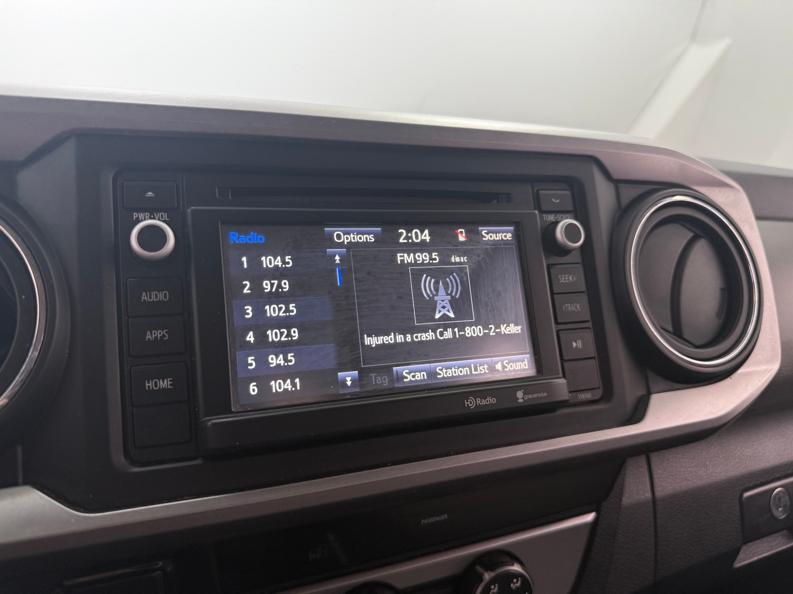 Thumbnail: 2016 Toyota Tacoma - 4