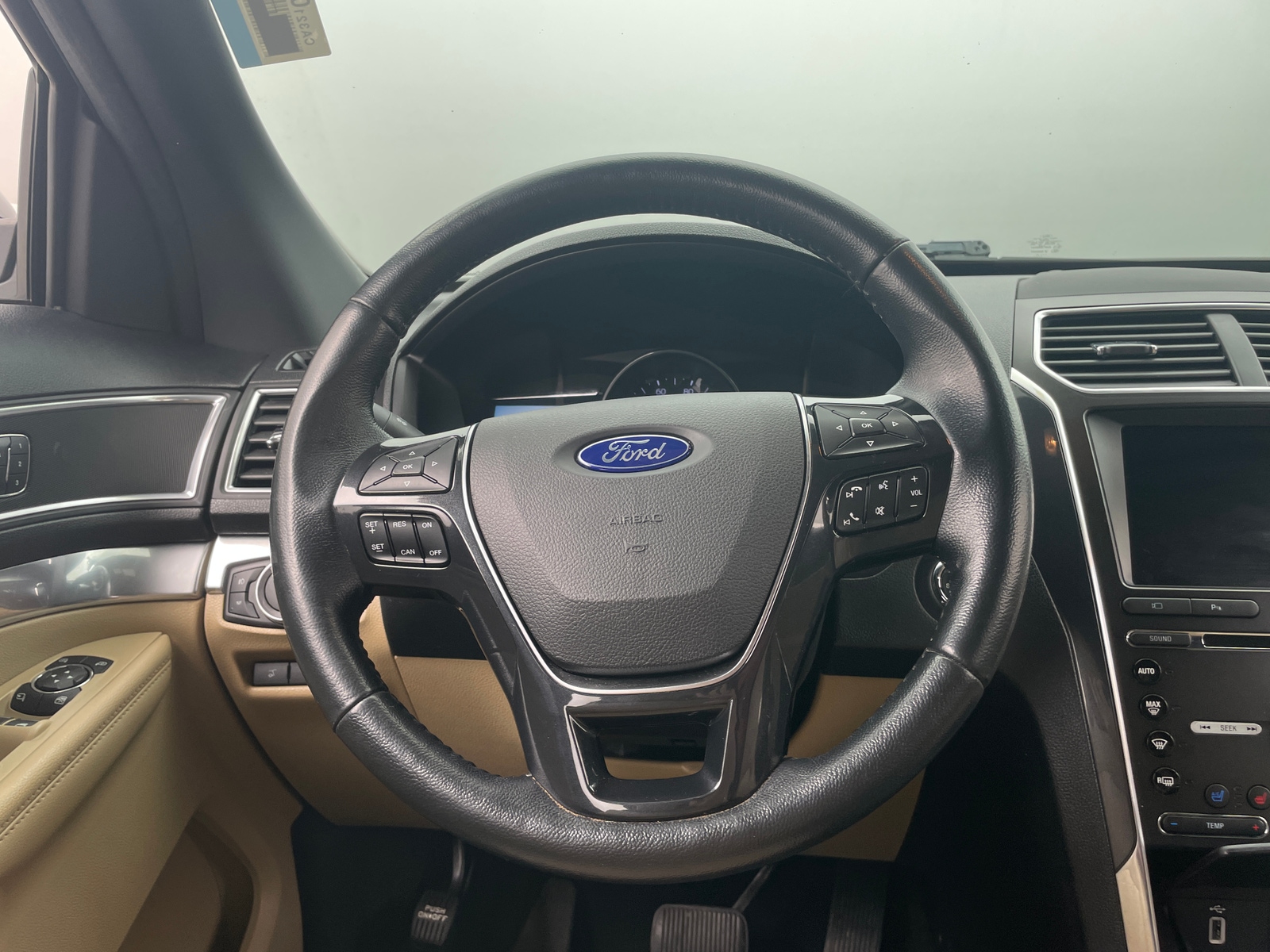 Thumbnail: 2017 Ford Explorer - 4