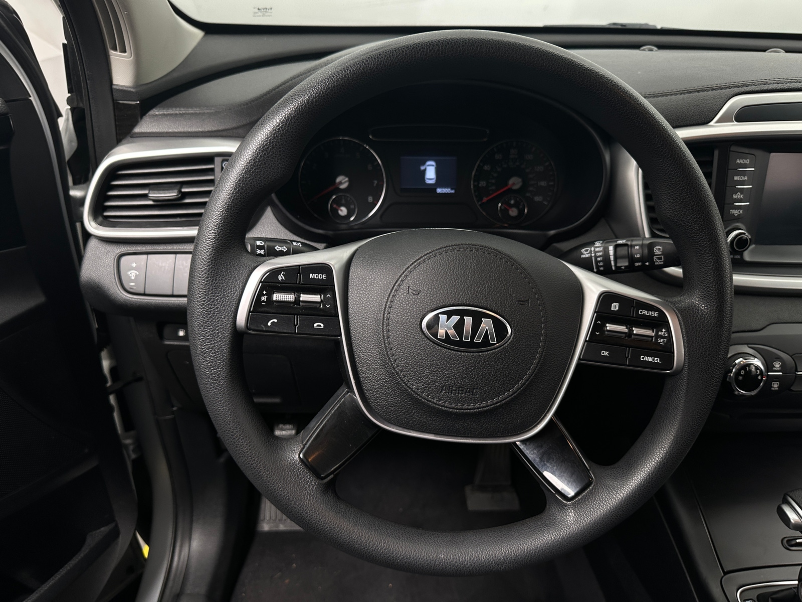 Thumbnail: 2019 Kia Sorento - 4