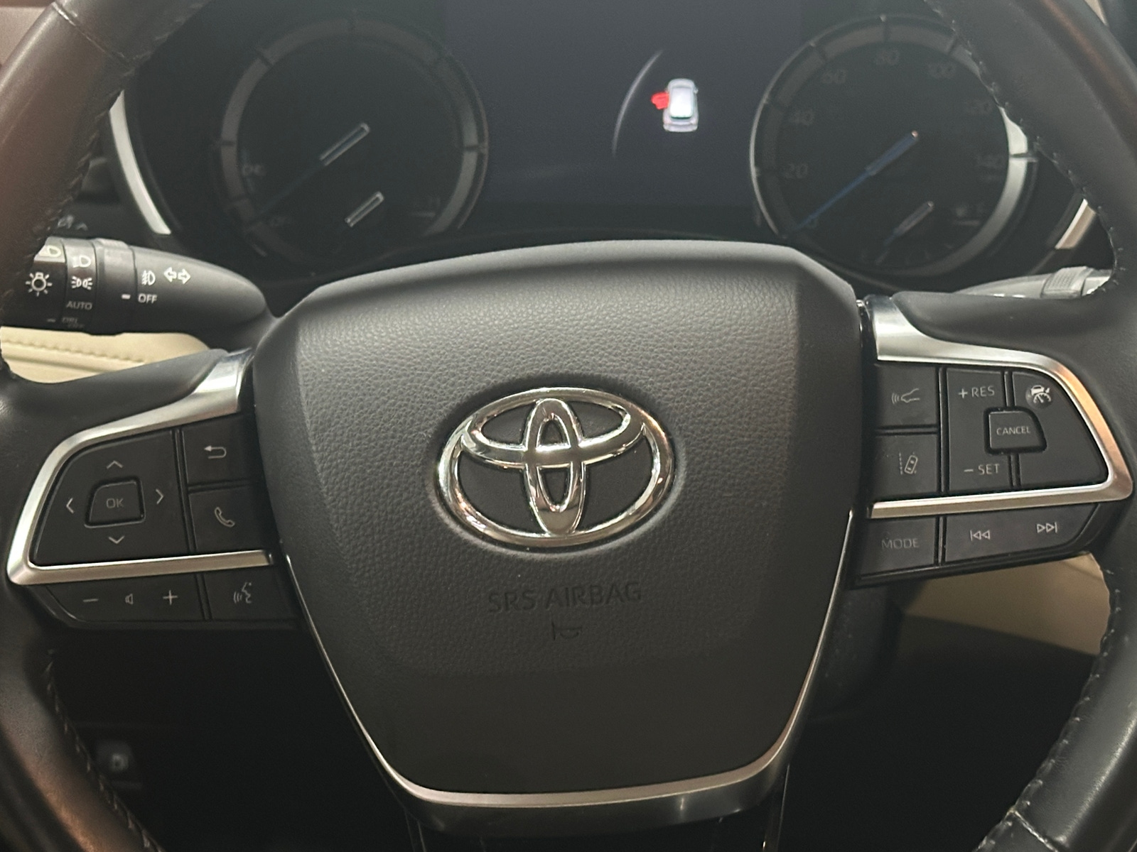 Thumbnail: 2021 Toyota Highlander - 4