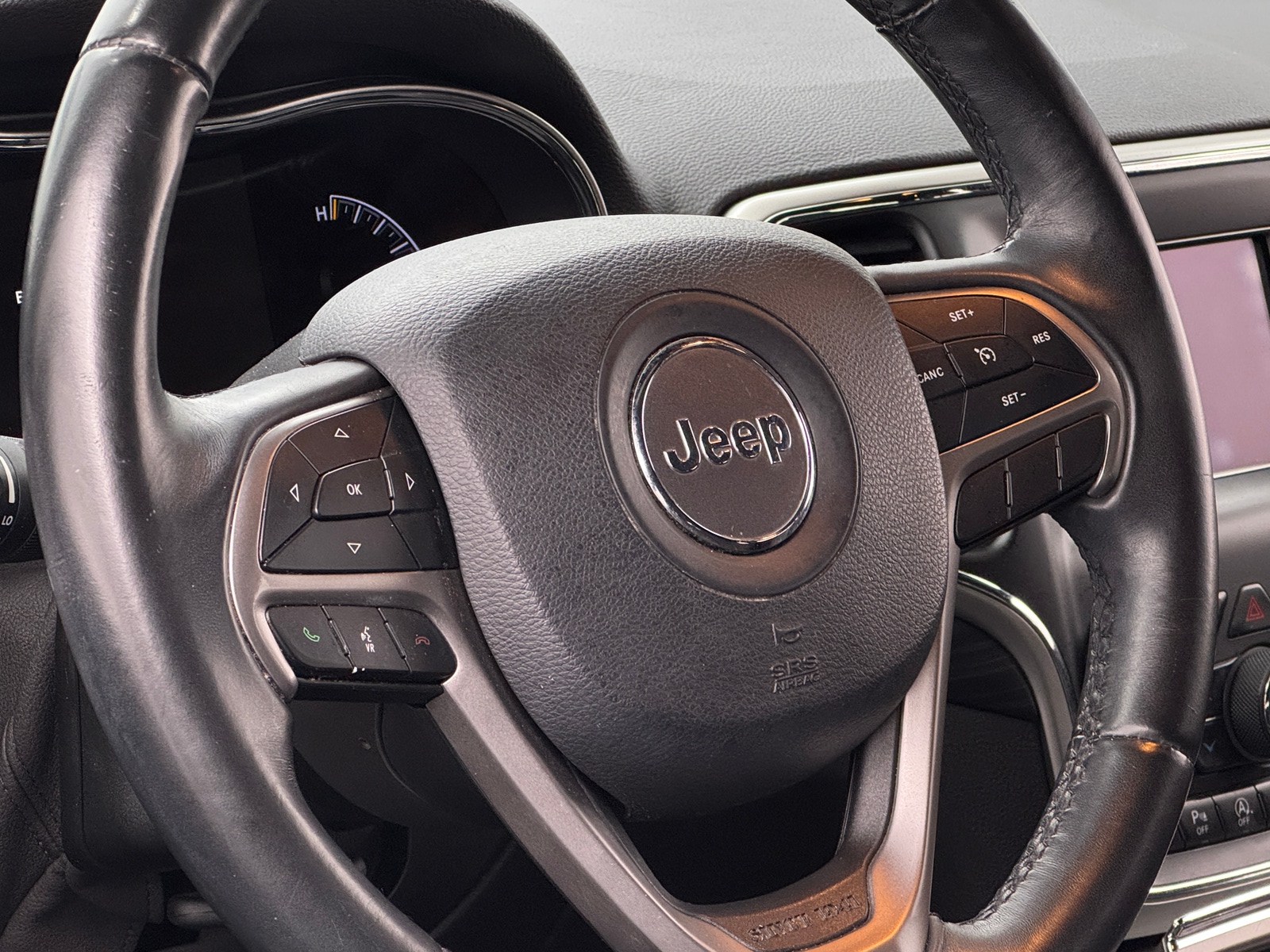 Thumbnail: 2019 Jeep Grand Cherokee - 5