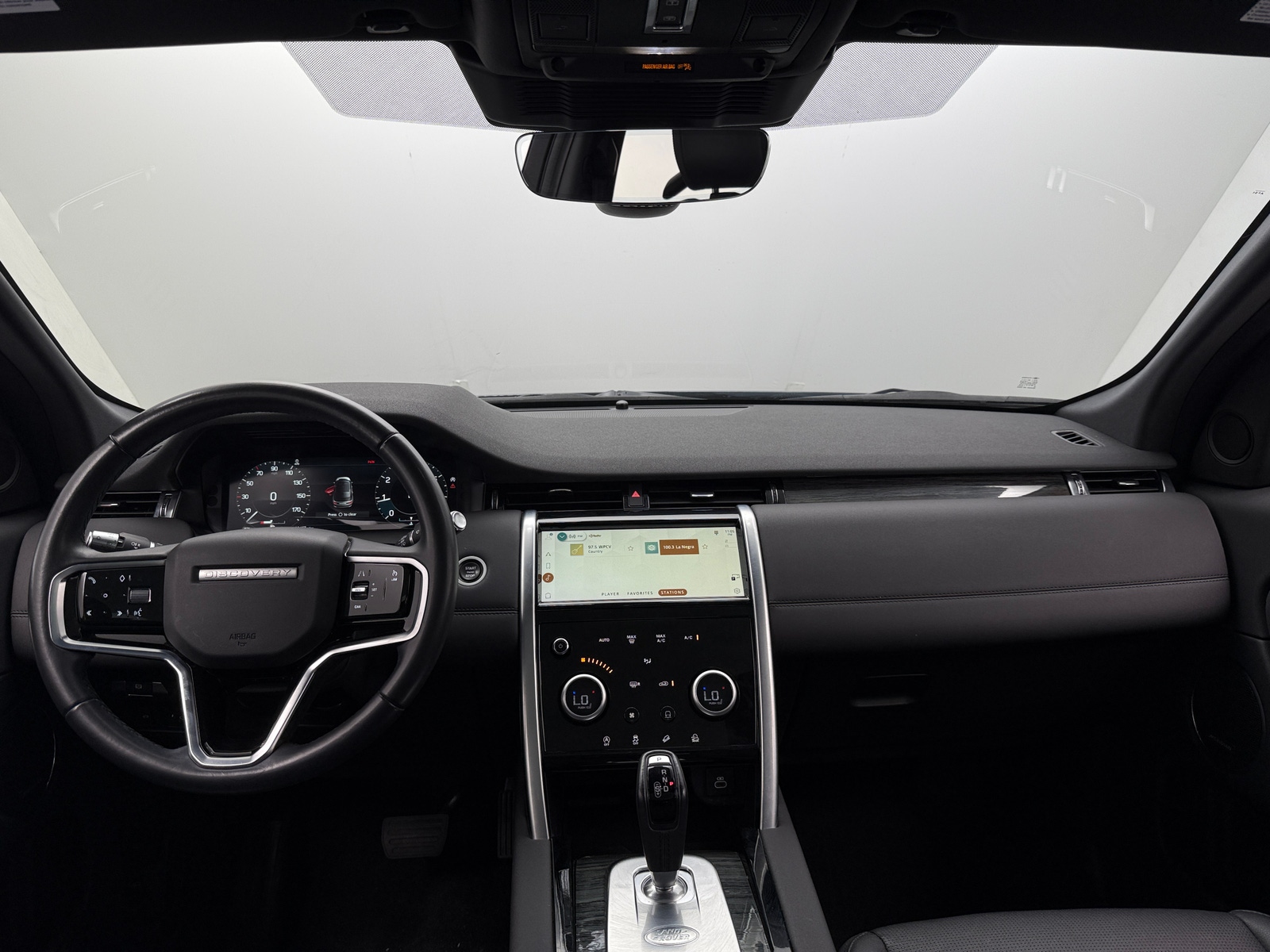 Thumbnail: 2022 Land Rover Discovery Sport - 2
