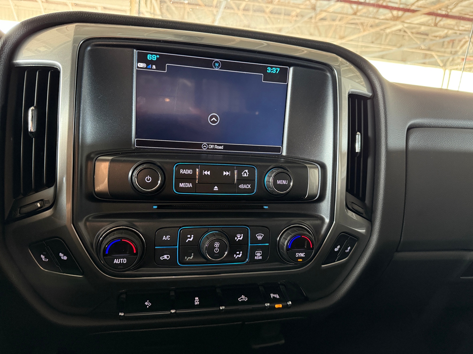 Thumbnail: 2018 Chevrolet Silverado 1500 - 4