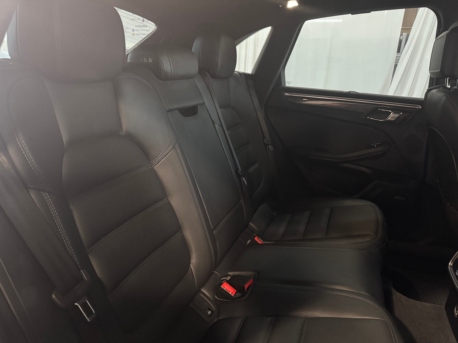 Thumbnail: 2023 Porsche Macan - 6