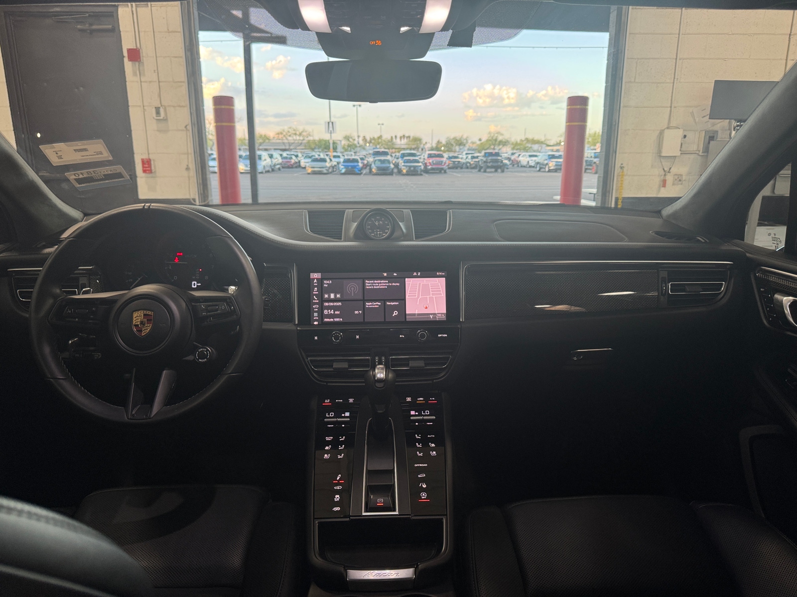 Thumbnail: 2023 Porsche Macan - 3
