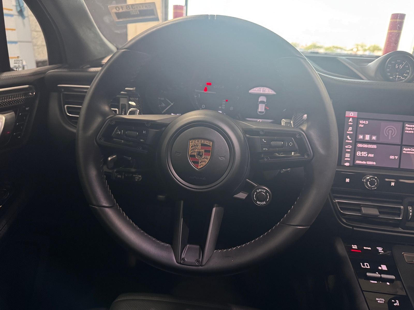 Thumbnail: 2023 Porsche Macan - 5