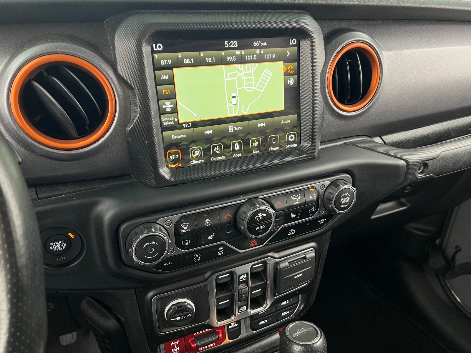 Thumbnail: 2023 Jeep Gladiator - 3