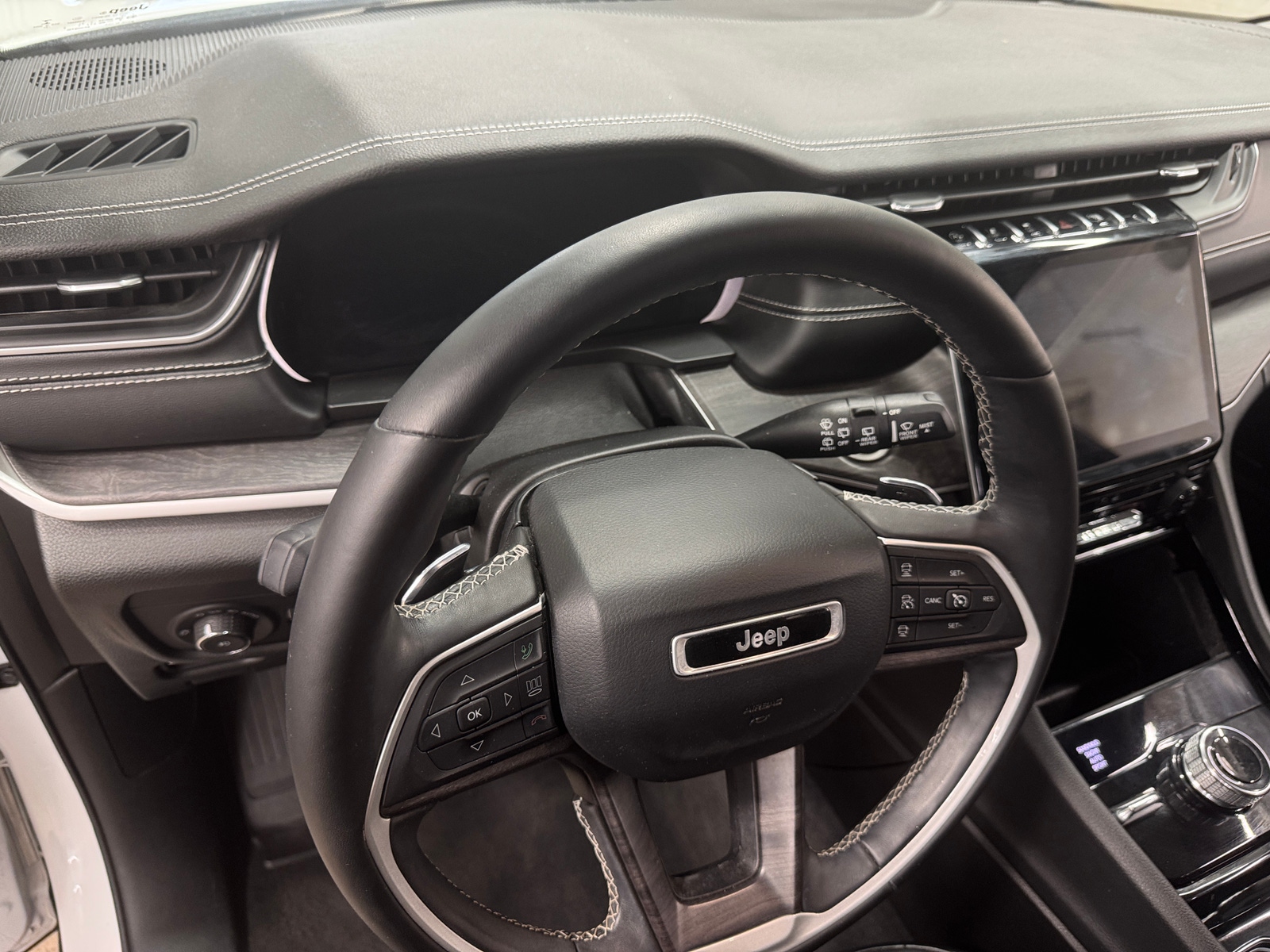 Thumbnail: 2021 Jeep Grand Cherokee L - 2