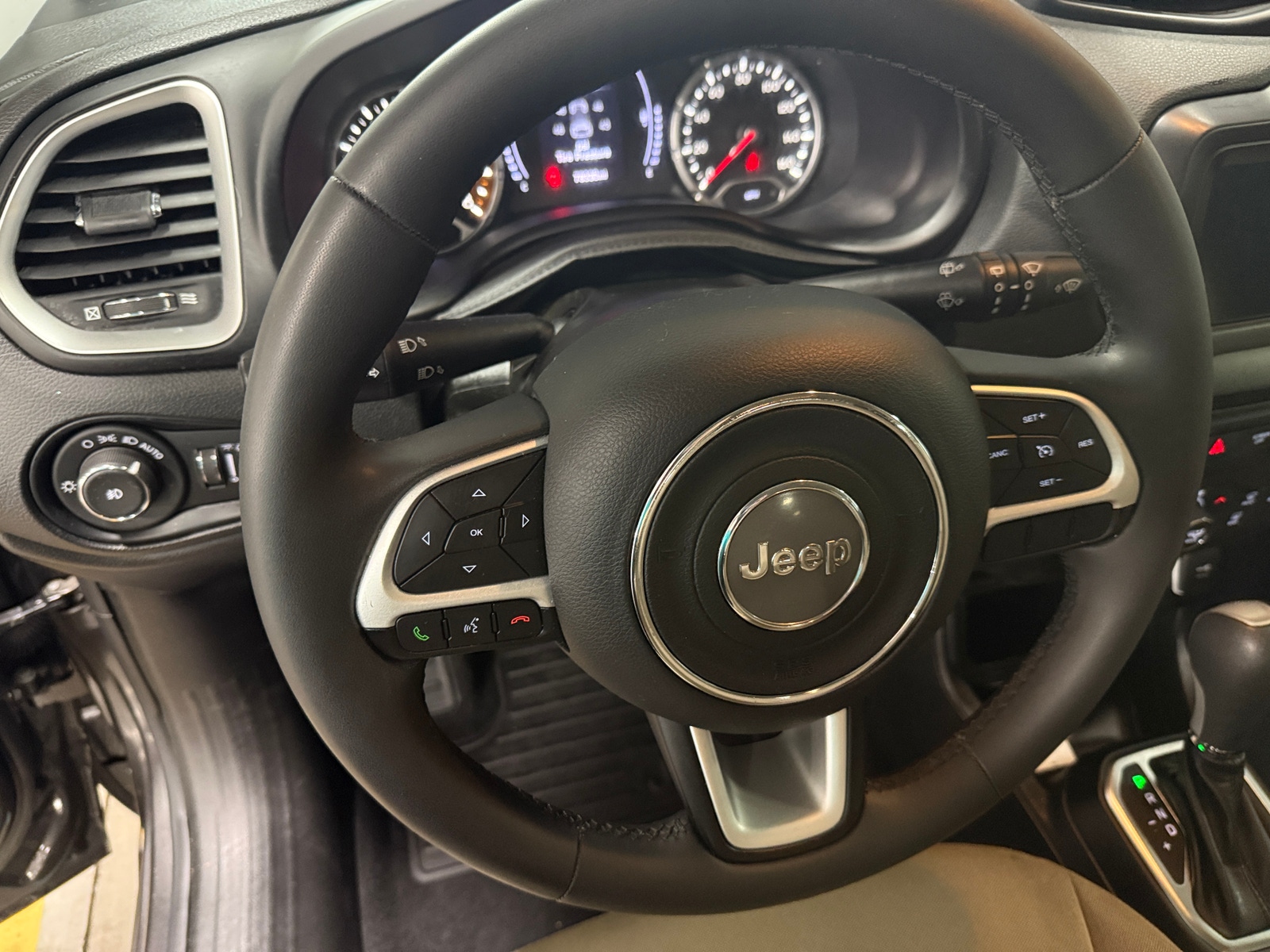 Thumbnail: 2018 Jeep Renegade - 5