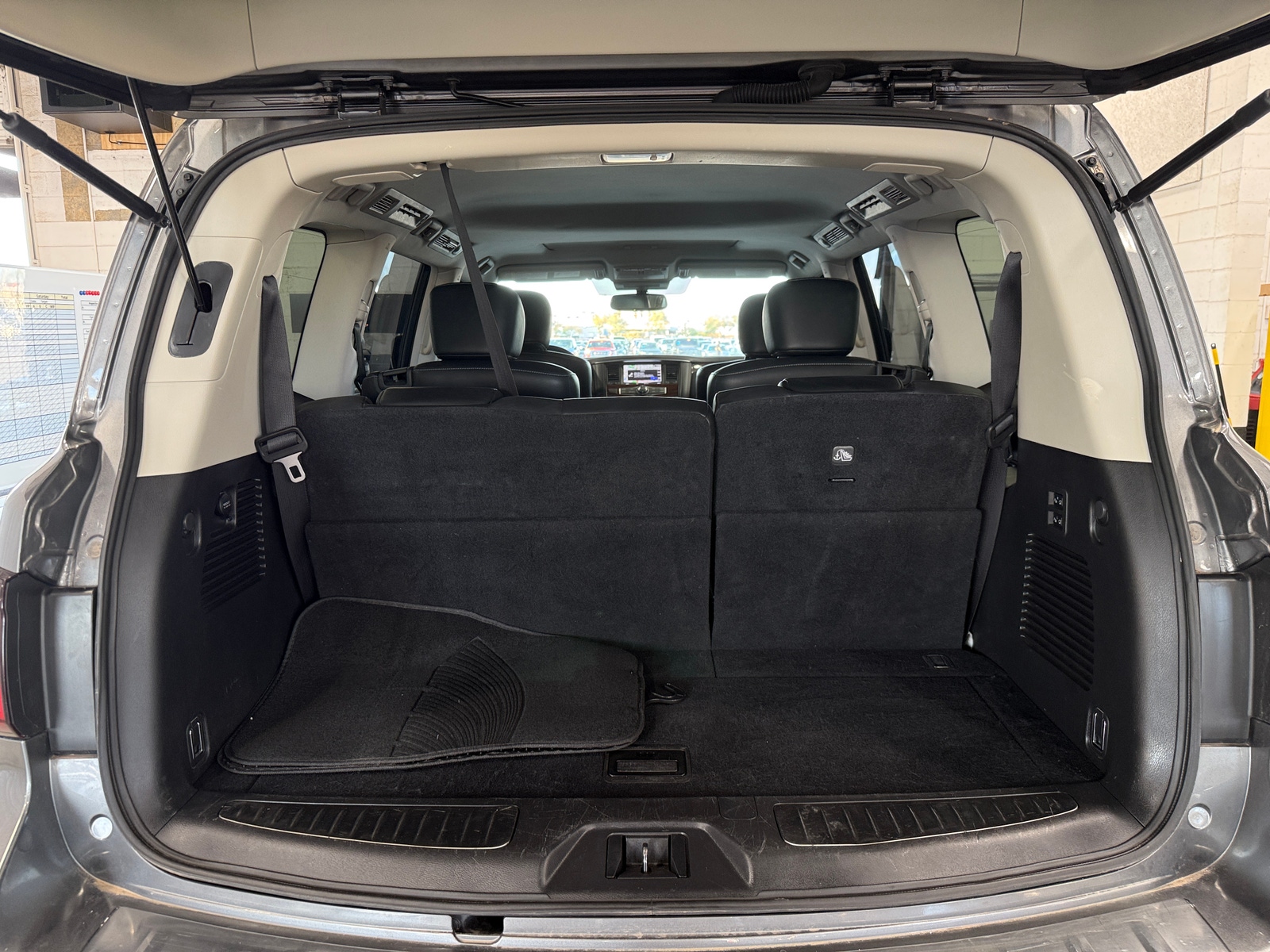 Thumbnail: 2019 INFINITI QX80 - 6